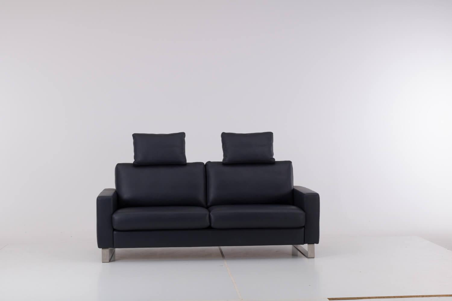 Werther - Sofa Variation 108 Leder L7060C Dunkelblau Füße Edelstahlkufen Silber Inklusive Kopfteilkissen - 2