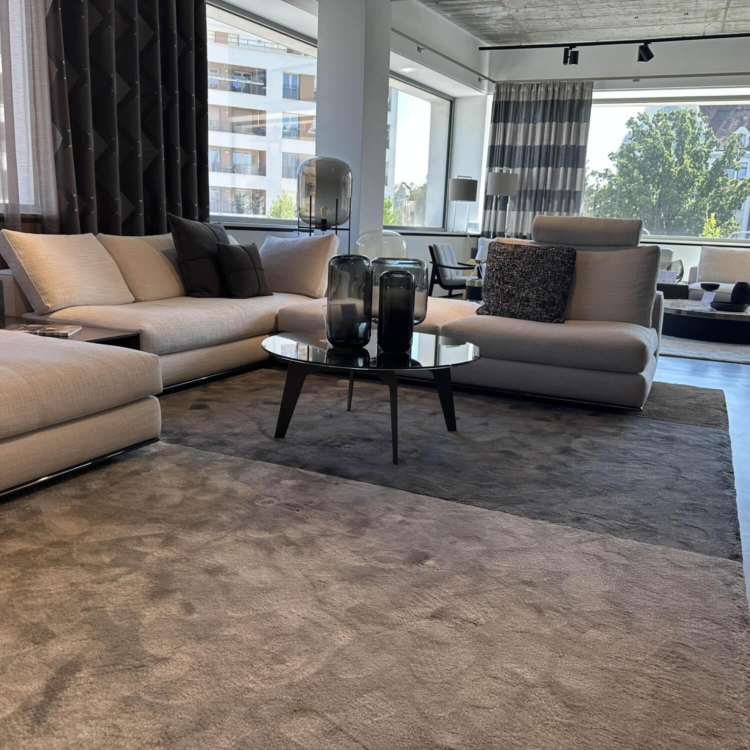 Minotti - Sofalandschaft Hamilton Stoff Nakano 01 Bianco mit Tischelement Kopfstütze und Kissenset - 2