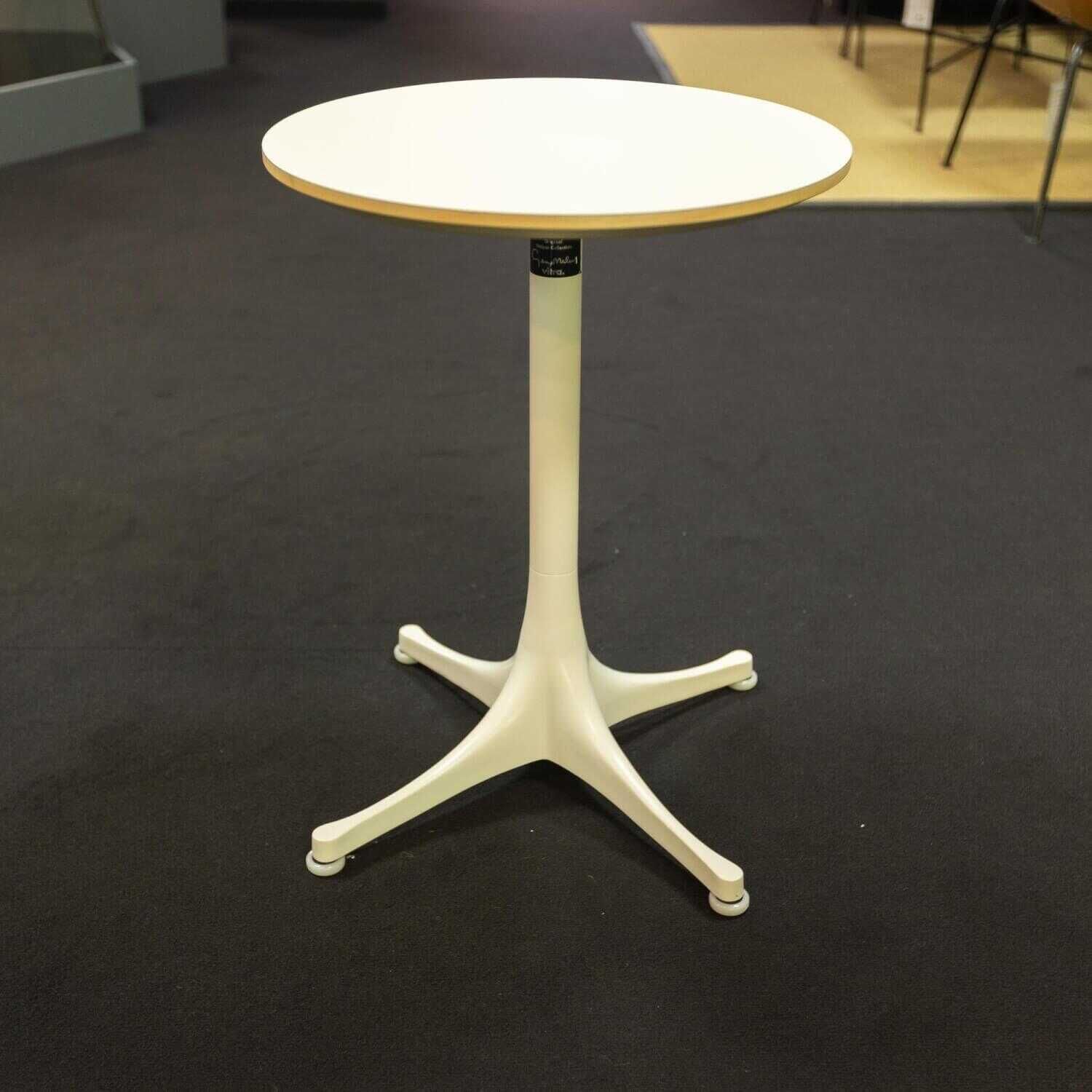Tisch Nelson 5451 Platte Hartbelag Gestell Stahlrohr Auflagen Und Füße Aluminium Druckguß Weiß
