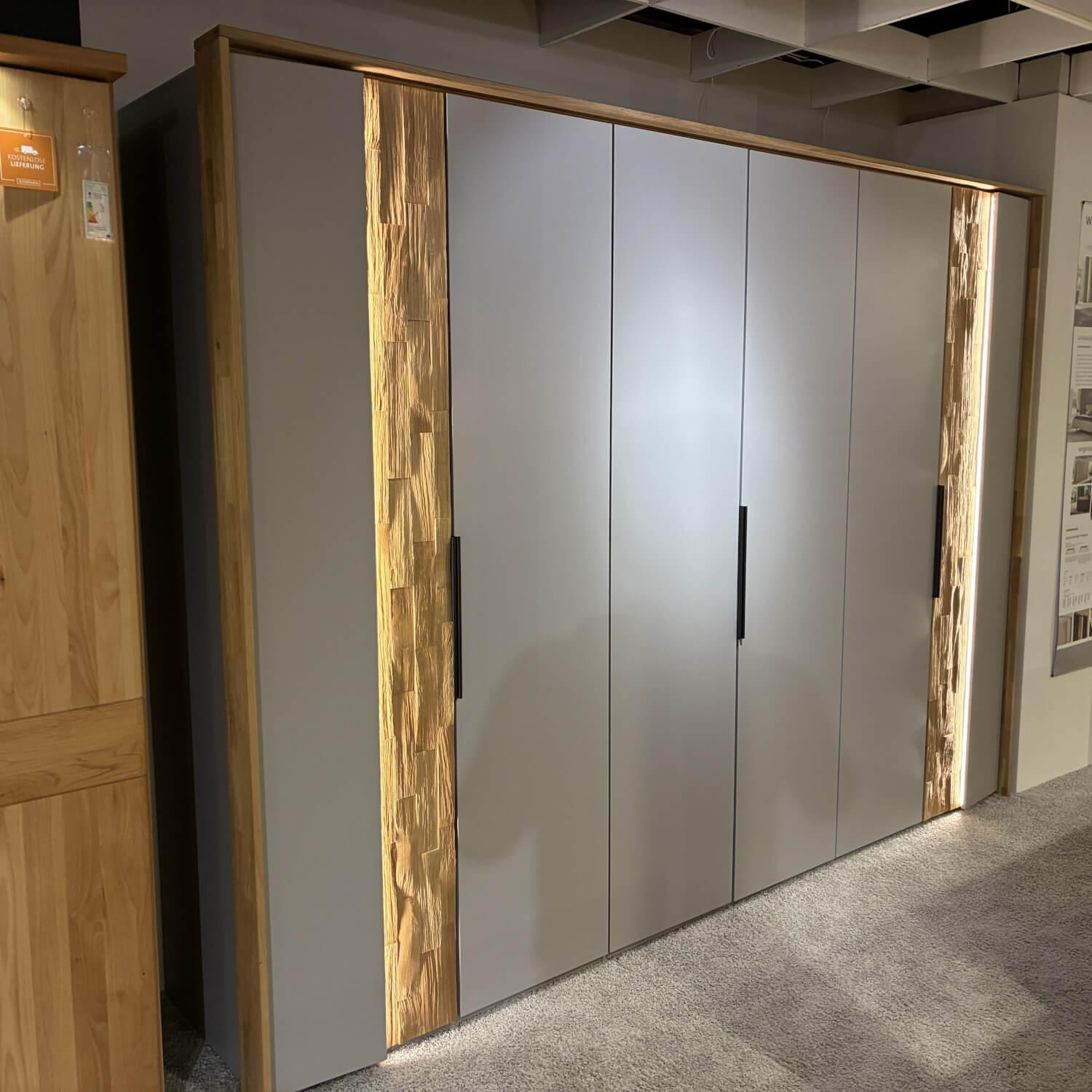 Wöstmann - Schlafzimmer WSL 8800 Lack Samtgrau Mit Spaltholz-Akzent Stoff Lightgrey Grau Mit Akzentlicht - 14