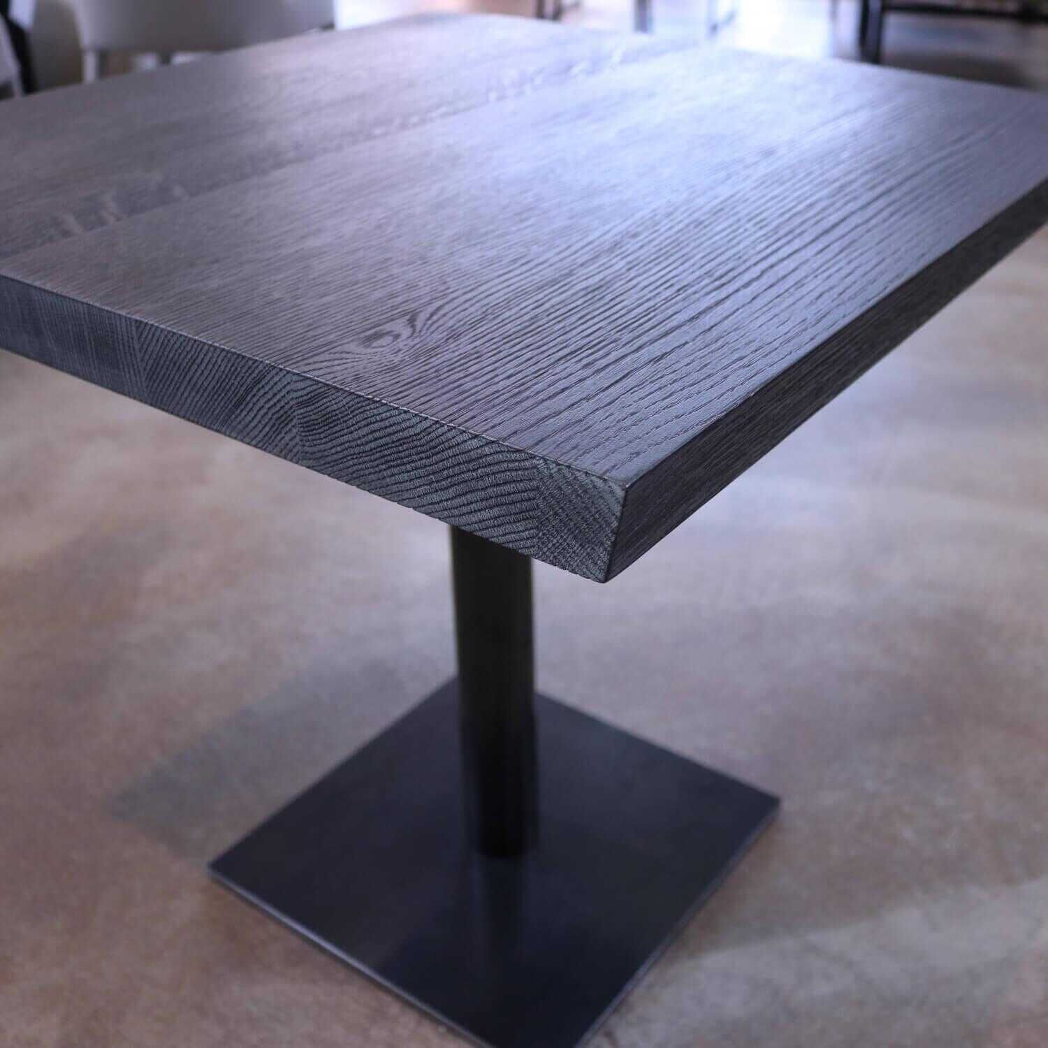 Tisch Eiche Grau Bodenplatte In Naturfarbenem Eisen Geölt