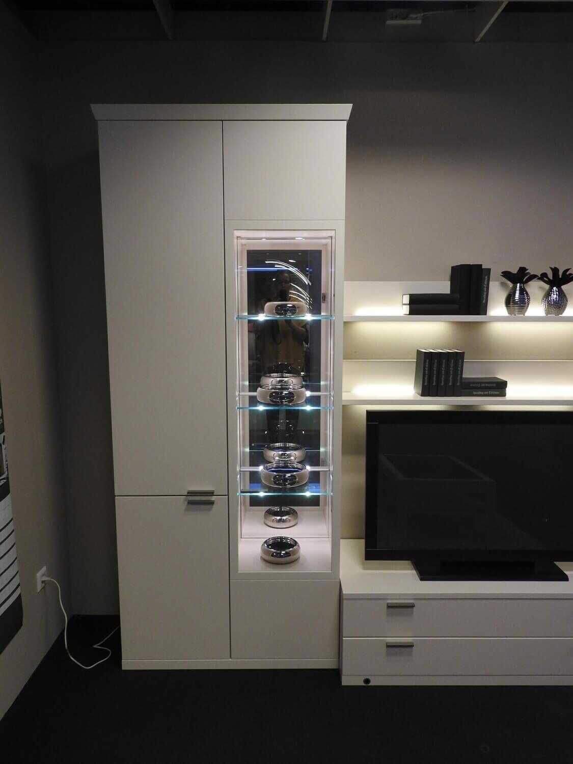 rietberger-m-C3-B6belwerke-wohnwand-venue-crema-lackiert-mit-led-beleuchtung-82596aefedacVTE5m0RlWmJD6 Rietberger Möbelwerke - Wohnwand Venue Crema Lackiert mit LED-Beleuchtung - 3