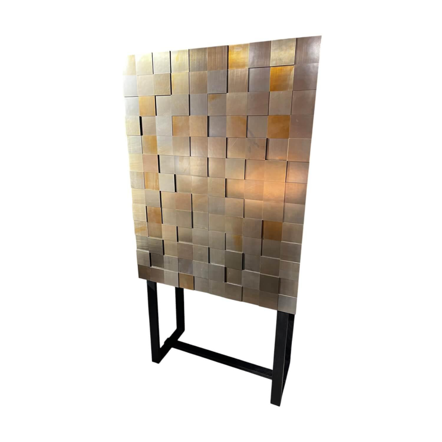 Christine Kröncke - Hochschrank Shape 30 Collector Front Dark Beauty Quadrat Messing Brüniert Korpus Eiche Anthrazit Matt Lackiert Mit Beleuchtung - 1