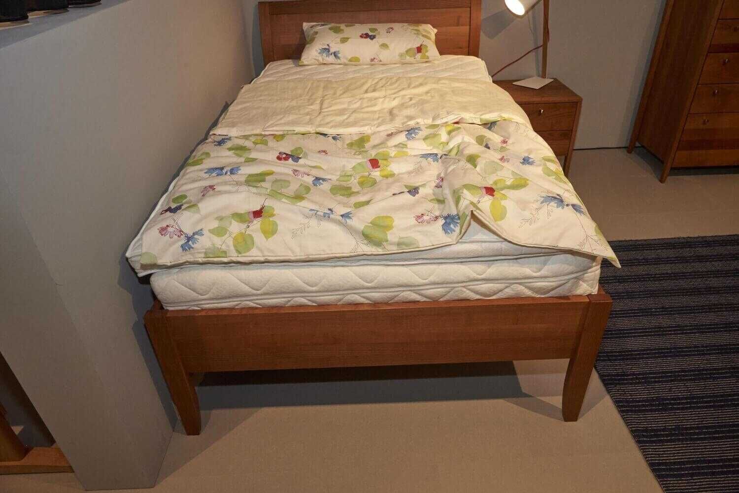 Bett mit Nachtkästchen und Spiegel Sesam inklusive Matratze und Lattenrost
