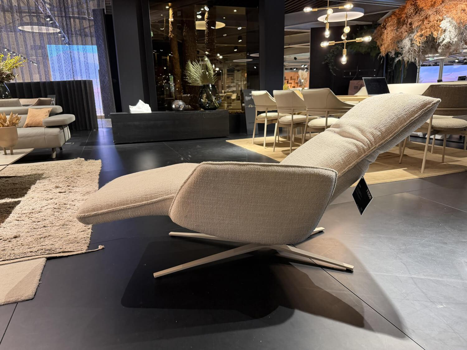 himolla - Relaxliege 7658 Stoff 20 Labomba Carrara Beige Sternfuß Metall Beige Mit Schaukelfunktion - 8