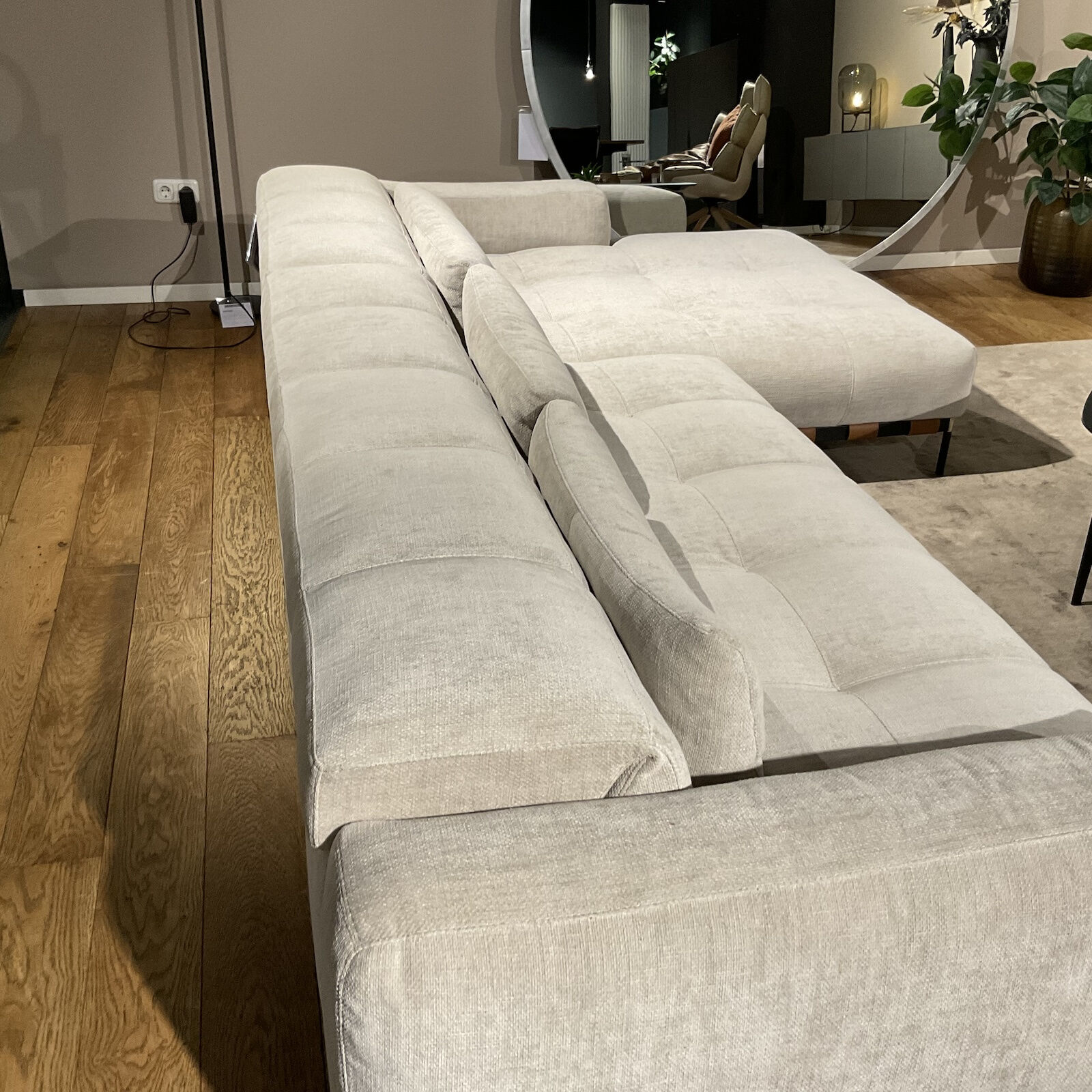 Cierre - Ecksofa Oscar Stoff 2 Ollin 101 Hellgrau Beige Sockel Metall Schwarz Lackiert Füße Chrom Gold - 7