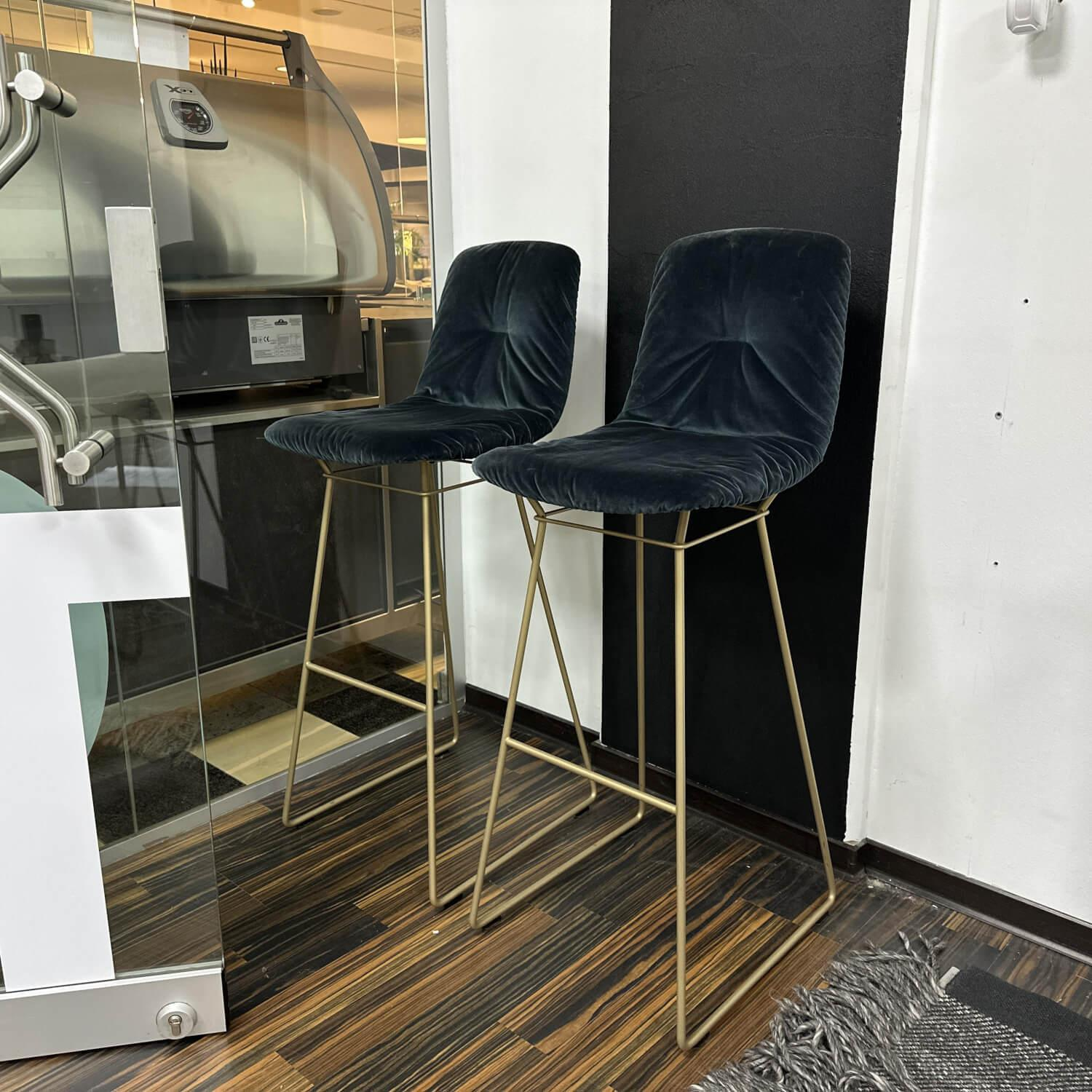 Freifrau - 2er Set Barhocker Leya Barstool High Stoff Adamo Und Eva Blau Gestell Stahl Messing - 6