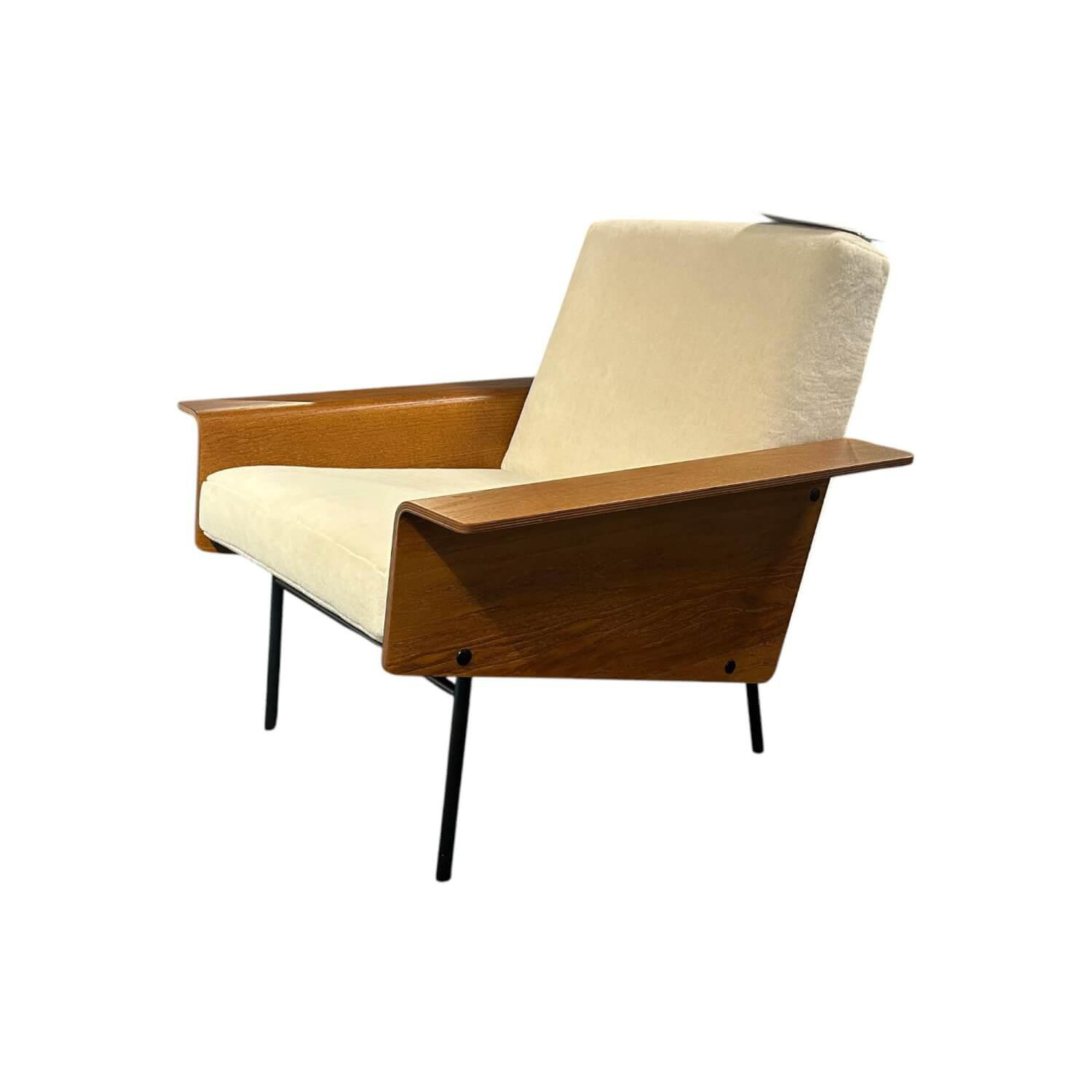 Ligne Roset - Sessel G 10 Stoff Alpa Arctique Beige Gestell Schwarz Seidenmatt Pulverbeschichtet Armlehnen Buchenmultiplex Furniert - 1