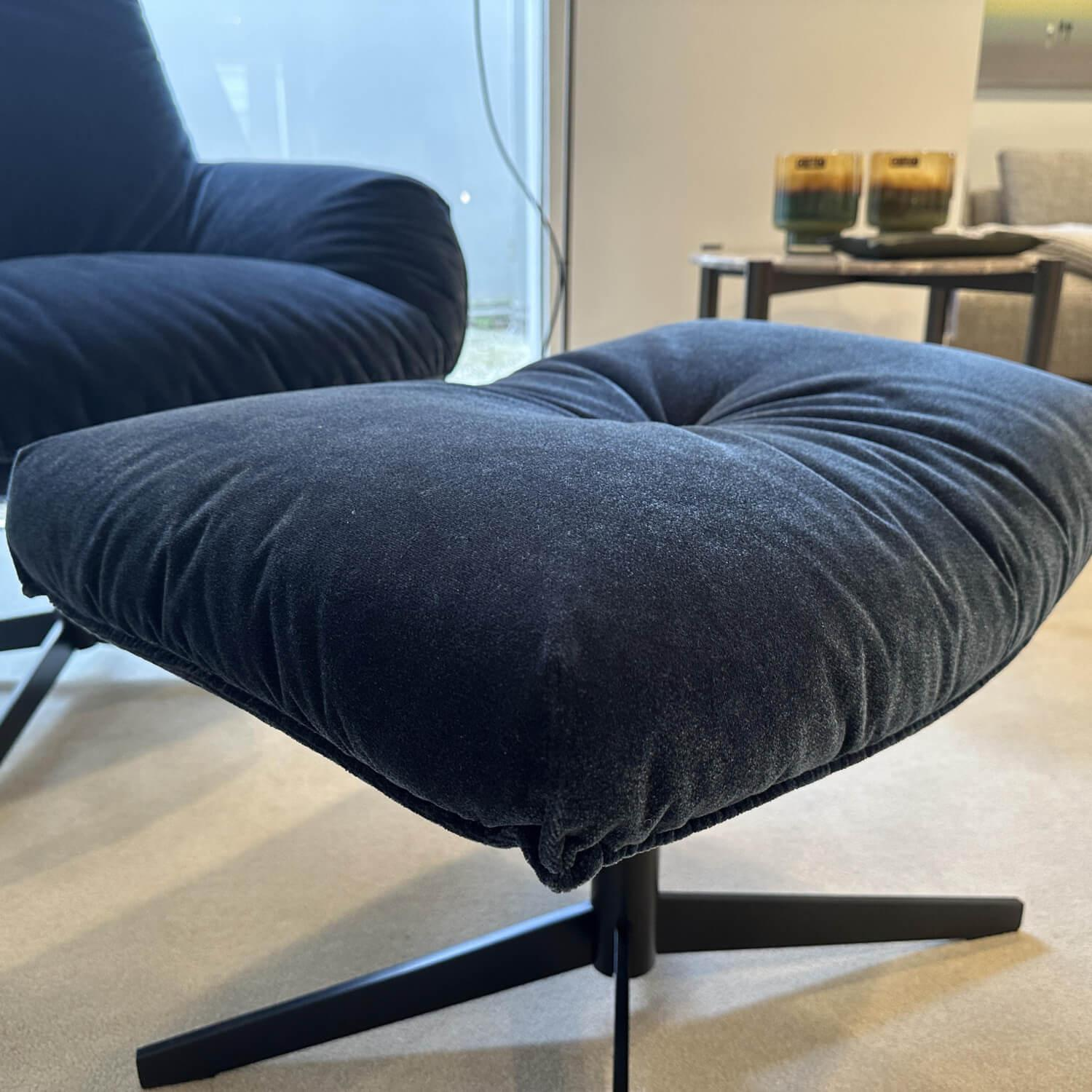 Bielefelder Werkstätten - Hochlehnsessel Daron Stoff Emilia BW 1762-151Gr. B Blau Kreuzfuß Schwarz Matt mit Hocker - 4