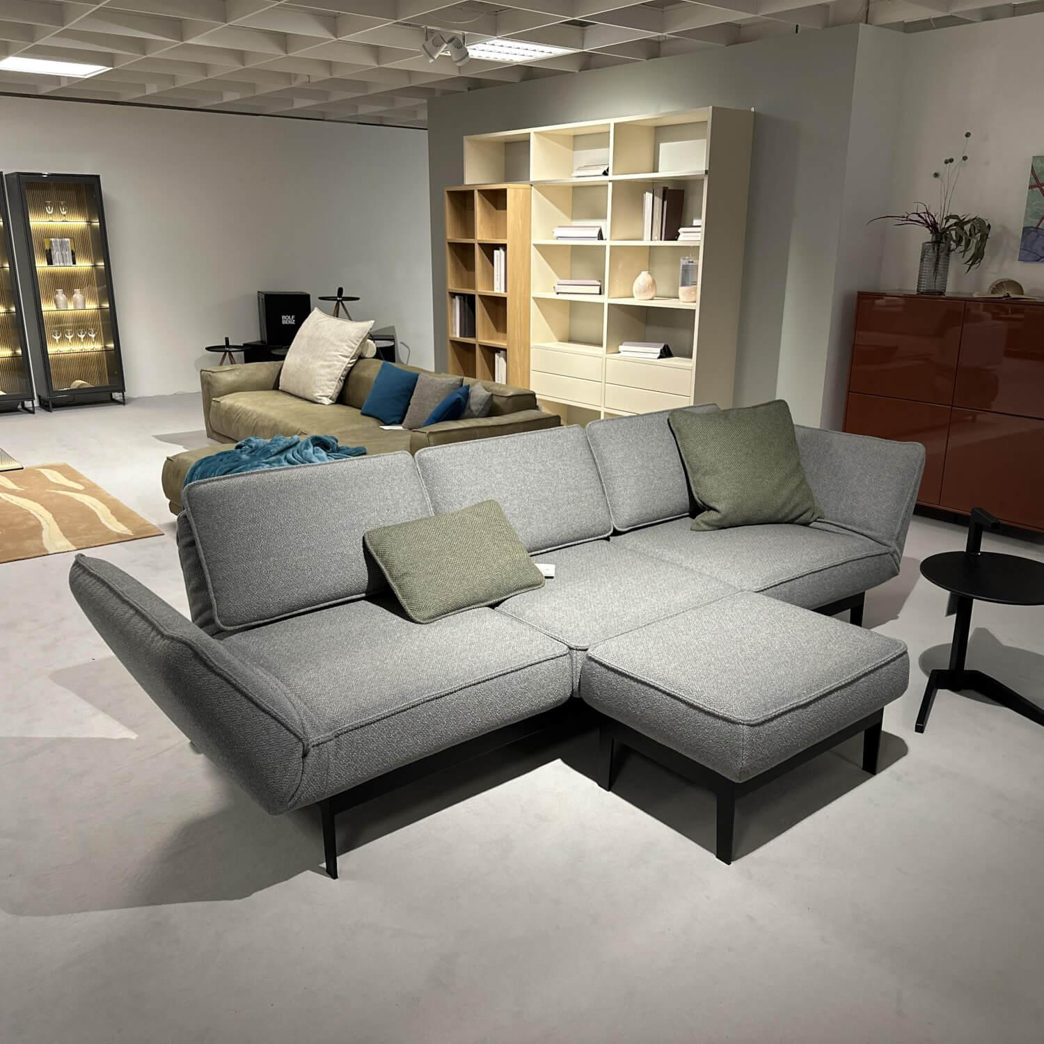 Rolf Benz - Sofa 386 Mera Stoff 24 551 Umbragrau Gestell Stahl Verkehrsschwarz Pulverbeschichtet Inklusive Kissen - 2