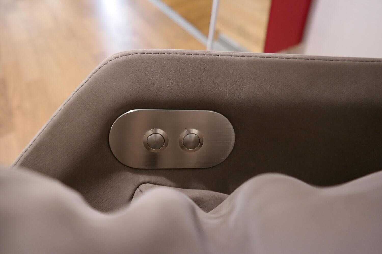 cor-cordia-sessel-cordia-lounge-53122-drehbar-mit-elektrischer-keppmechanik-leder-683-taupe-mit-hocker-ba50e0512f97aASxPDkuyWjmw COR - Sessel Cordia Lounge 53122 Drehbar mit elektrischer Keppmechanik Leder 683 Taupe mit Hocker - 3