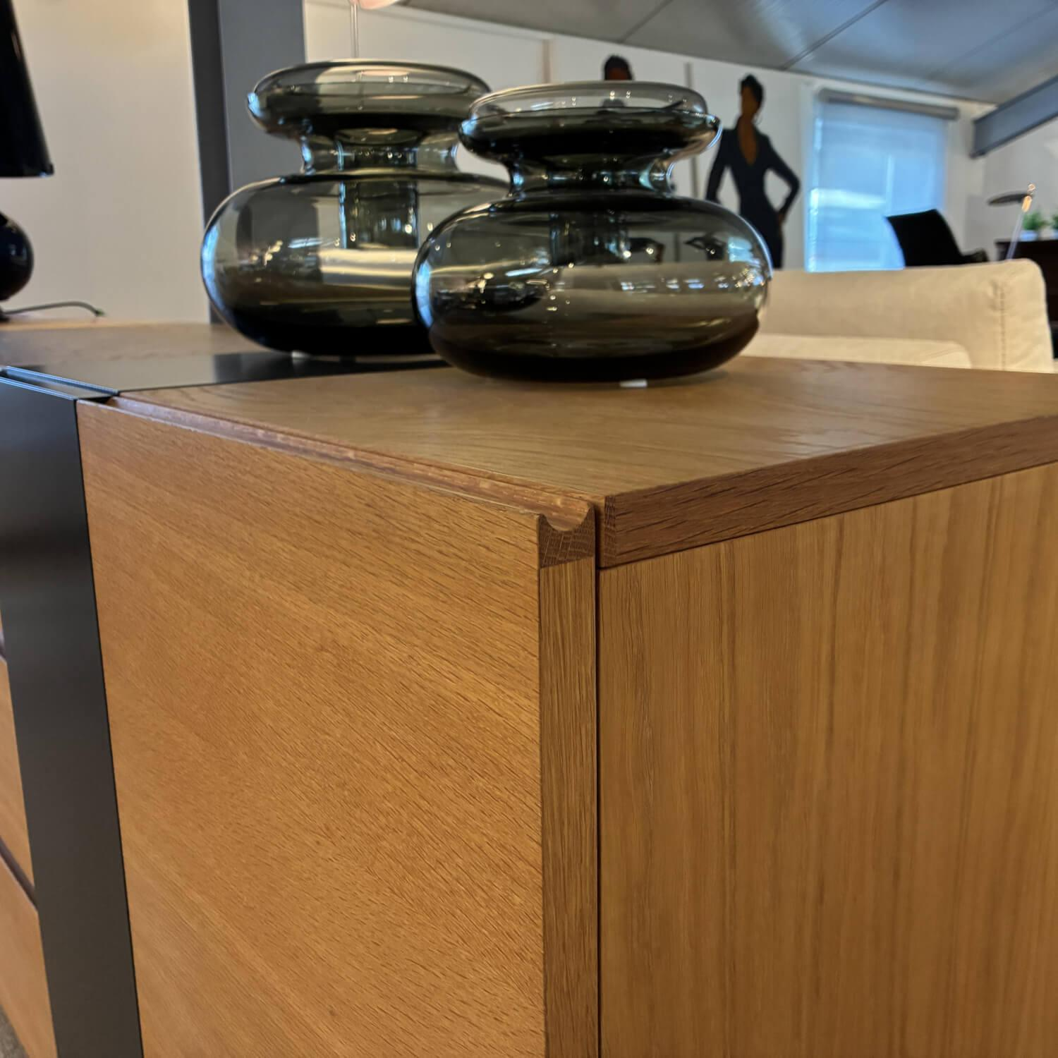 Riva1920 - Kommode Wabi Eiche Massiv Geölt Absetzung Eisen - 4