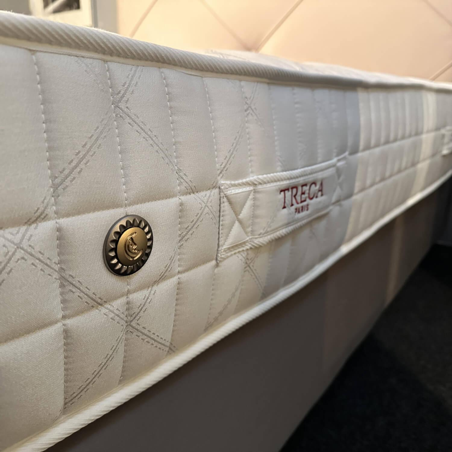 Treca Interiors - Bett Carat Stoff Tiera D Sand Grau Beige Blockfüße Aluminium Inklusive Matratzen Mit Verstellung ohne Topper - 3