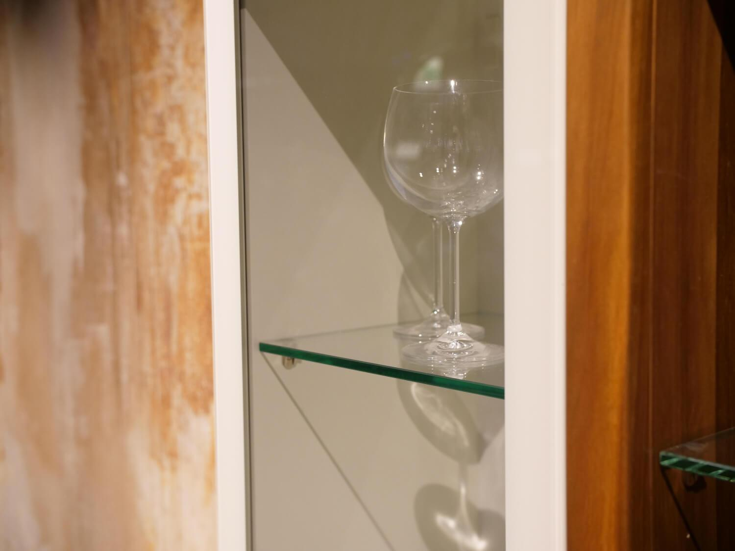Wohnwand Neo Lack Weiß ADP Hinterlackiertes Glas Weiß Inklusive Beleuchtung