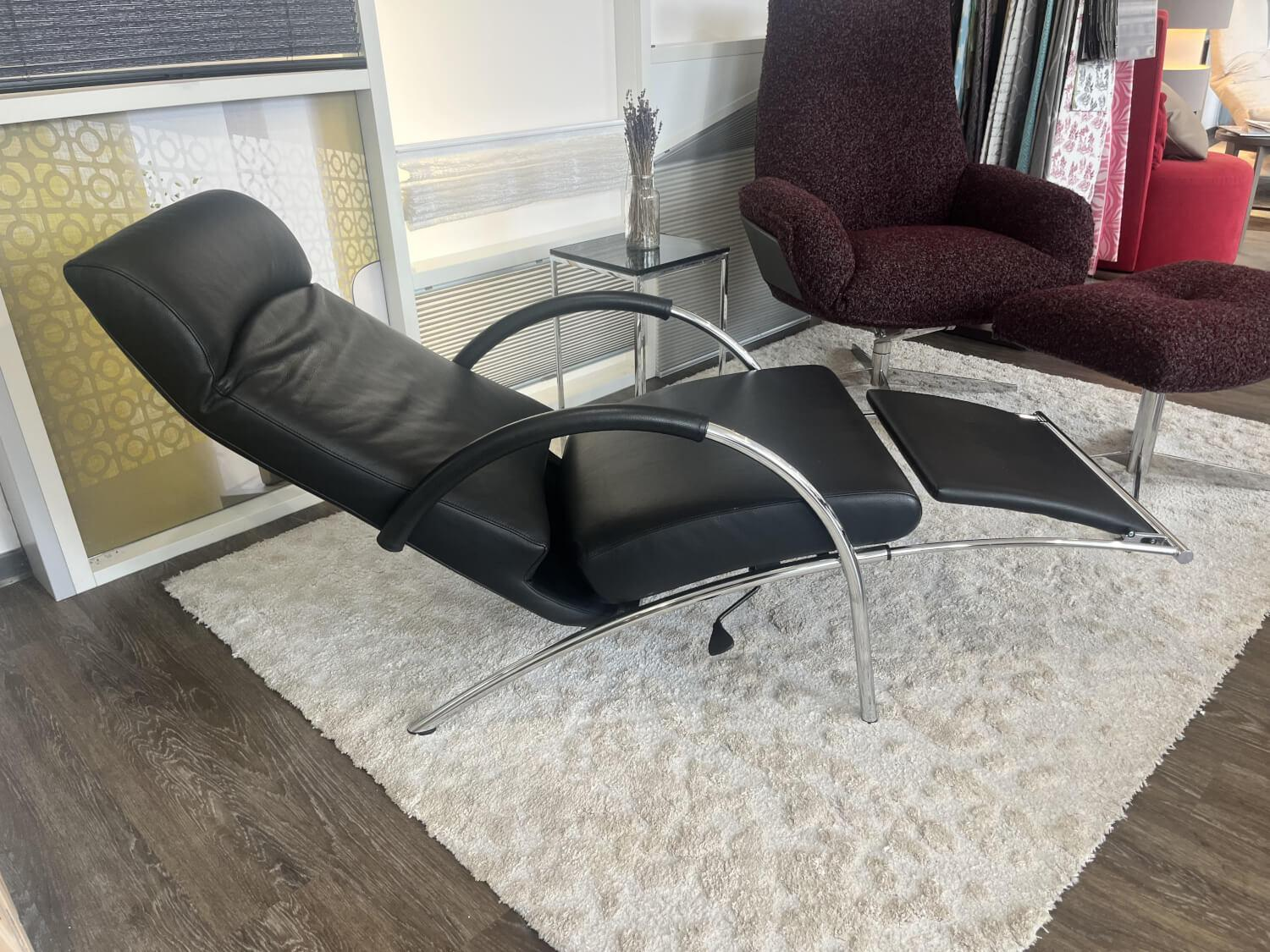 IP Design - Sessel Curve Leder Galaxy Schwarz Gestell Chrom Glanz Mit Ausklappbarer Fußablage - 5
