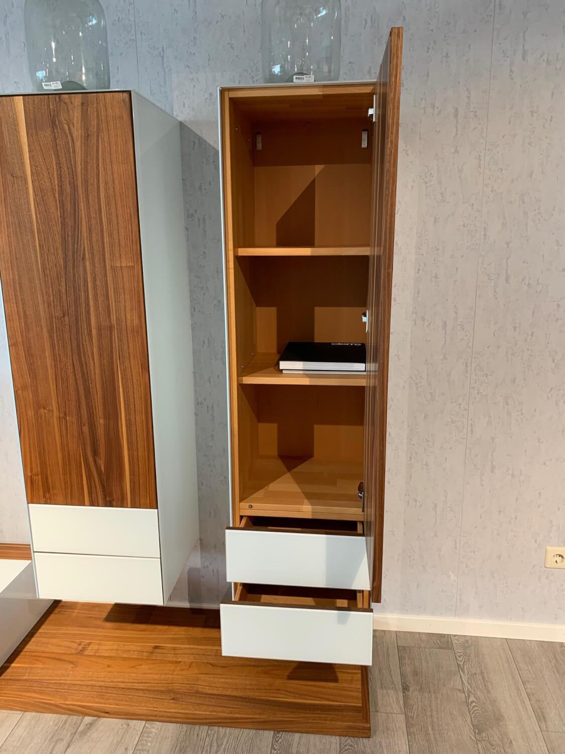 Team 7 - Wohnwand Cubus Pure Nussbaum Naturöl Glas Weiß Glänzend - 5