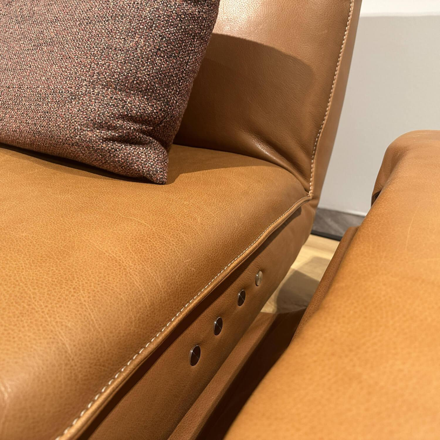 Koinor - Sofa 2-Sitzer Leder B-Toro Whisky Braun Plateau Metallrahmen Schwarz Matt Balkeneichenfurniert - 7