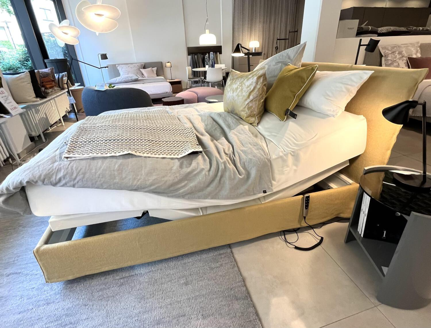 Schramm - Bett Pure Loft Stoff Antonio 2510 Corn Maisgelb Gelb Füße ZF Schwarz Mit Motorischer Verstellbarkeit - 6
