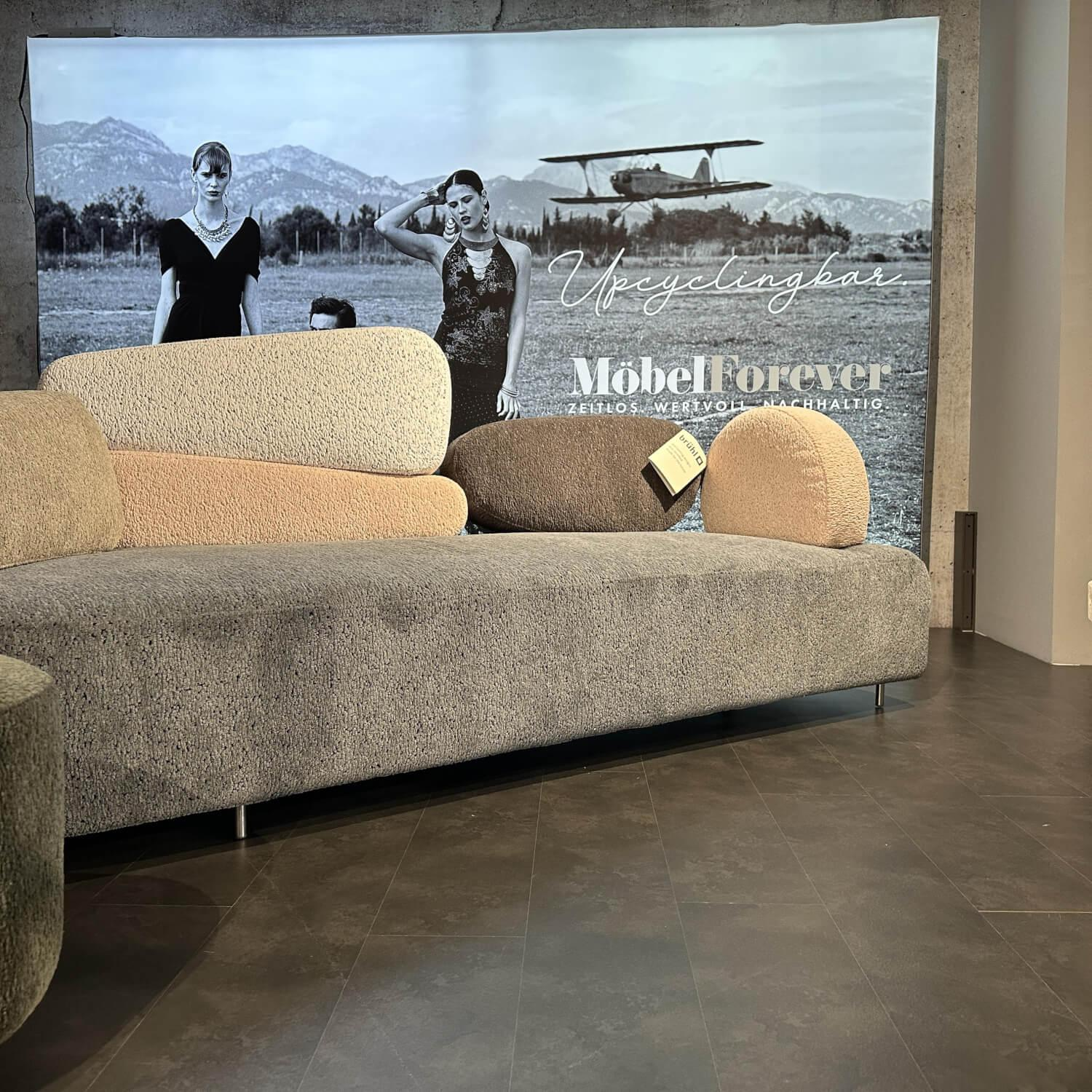 Brühl - Sofa Mosspink Stoff 6450 0095 Grau Zylinderfuß Aluminium Silber Inklusive Hocker - 5