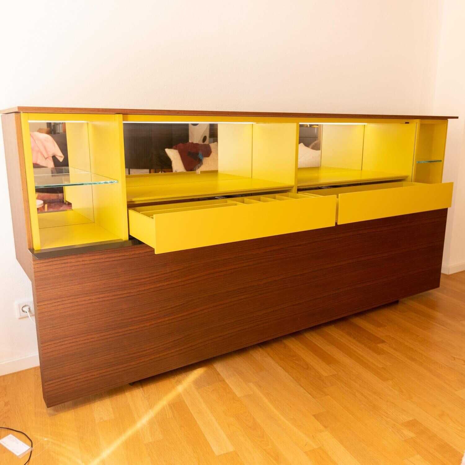 Gallery Low Cupboard Außen Holzfarbe W20 Mongoi Innen Giallo Mustard Rückwand Spiegel Mit Beleuchtun