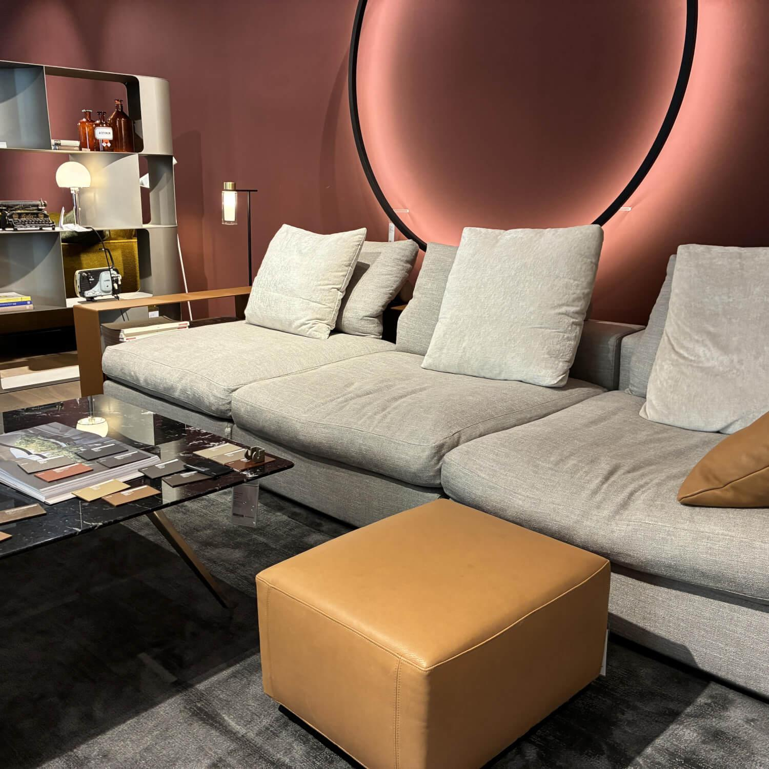 Flexform - Sofa Groundpiece Stoff Elvira 1722 Grau Füße Metall Inklusive Hocker Bangkok - 5