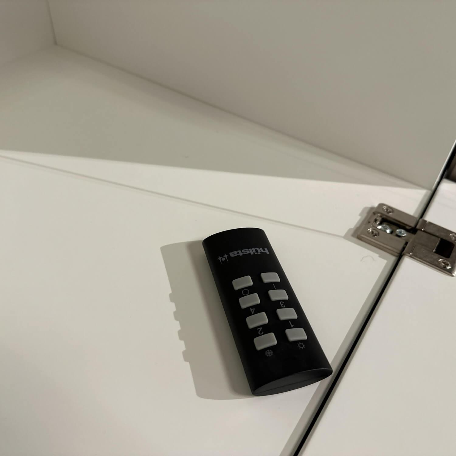 Hülsta - Garderobe Tetrim Lack Reinweiss Rahmen Silberfarbig - 3