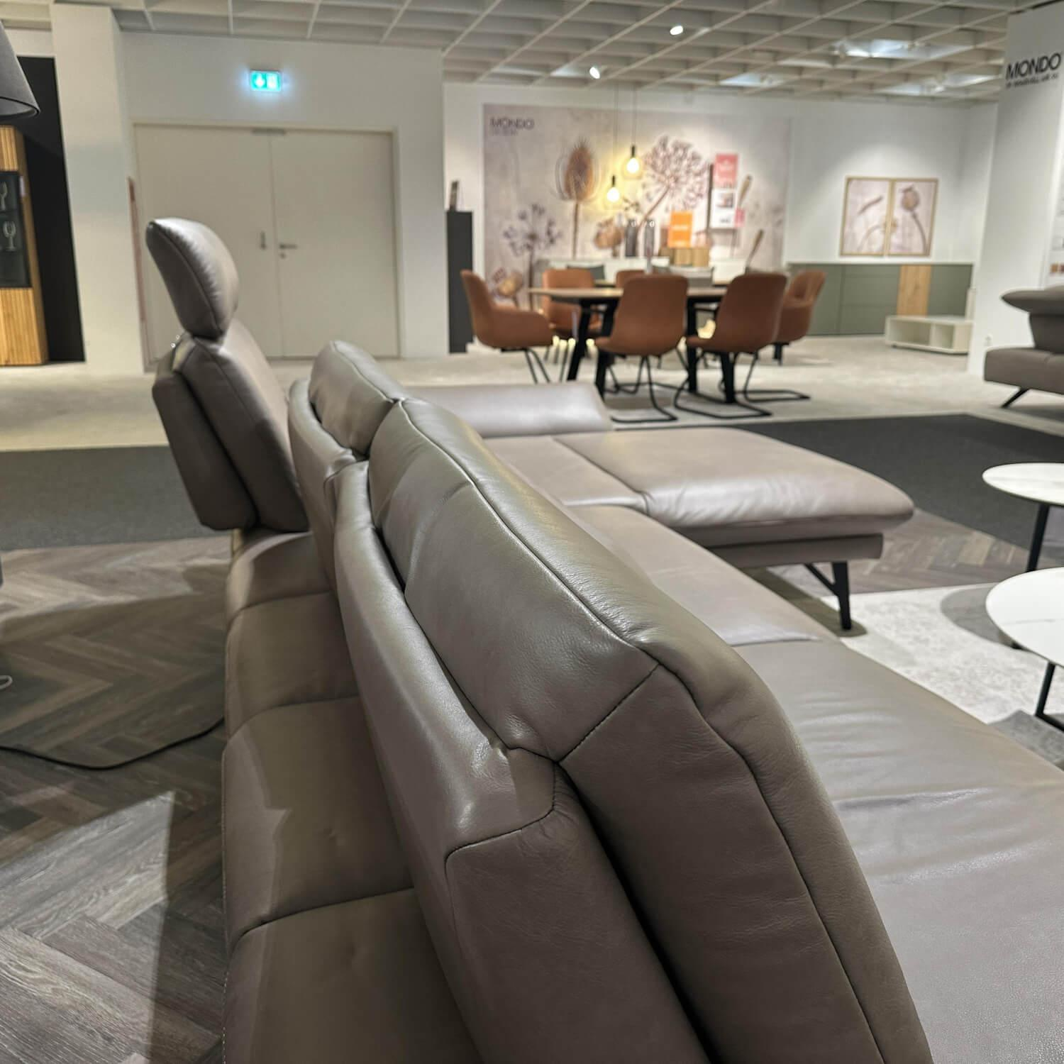 himolla - Ecksofa 1928 Leder Soft Nappa 22 Shadow Grau Inkl. Hocker Gestell Pulverbeschichtet Schwarz - 2