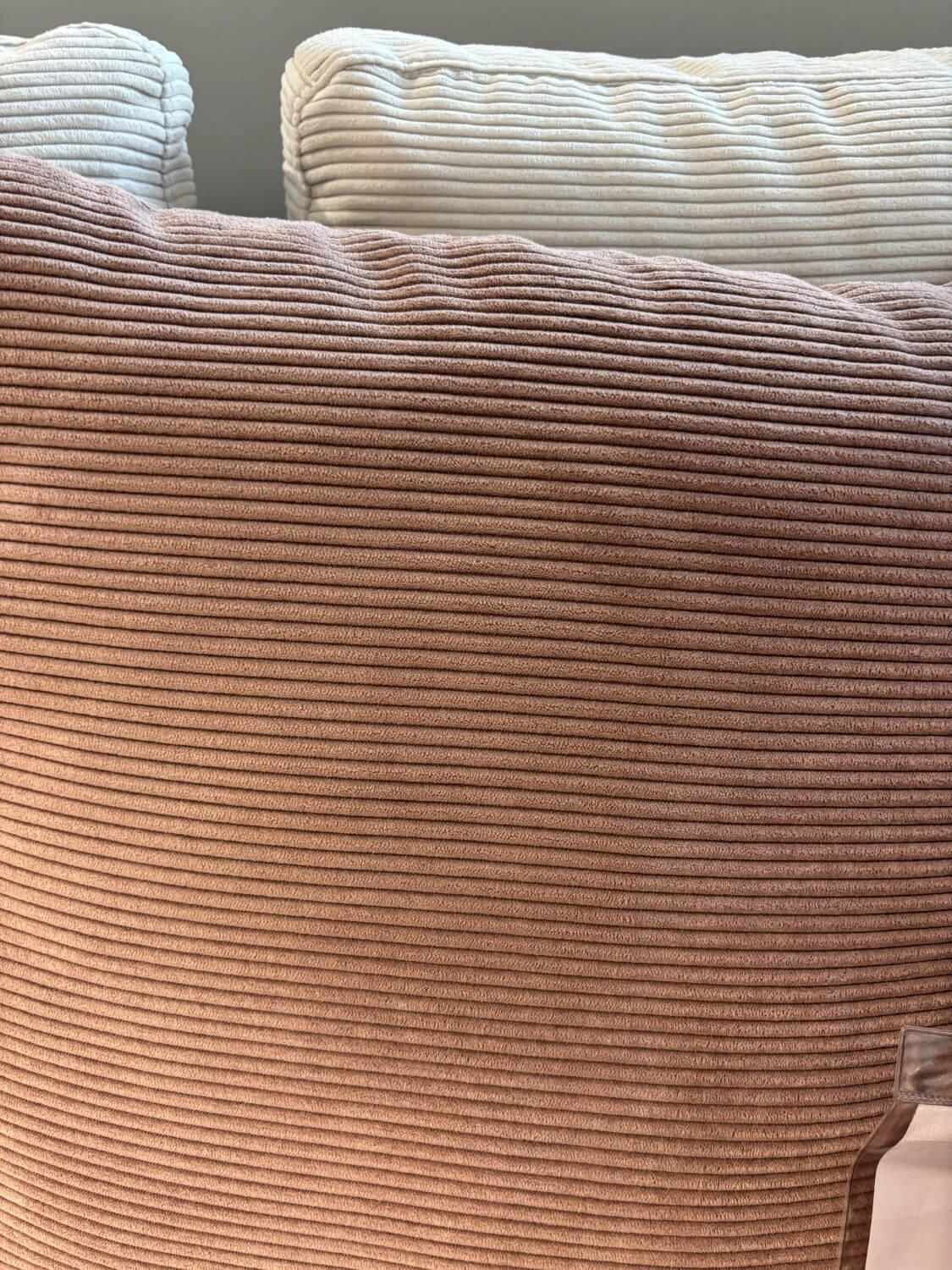 Raum.Freunde - Ecksofa Helmi Stoff 6 Feincord Weiß Metallkufe Schwarz Matt Inklusive Kissen - 5