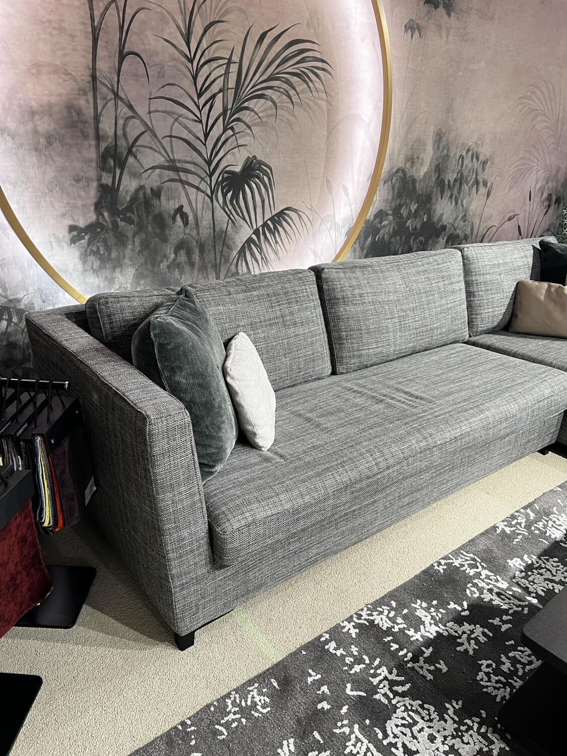 Christine Kröncke - Ecksofa Hailey Stoff Chameleon Salvia 4145 085 Grau Fuß Matt Schwarz Pulverbeschichtet - 6