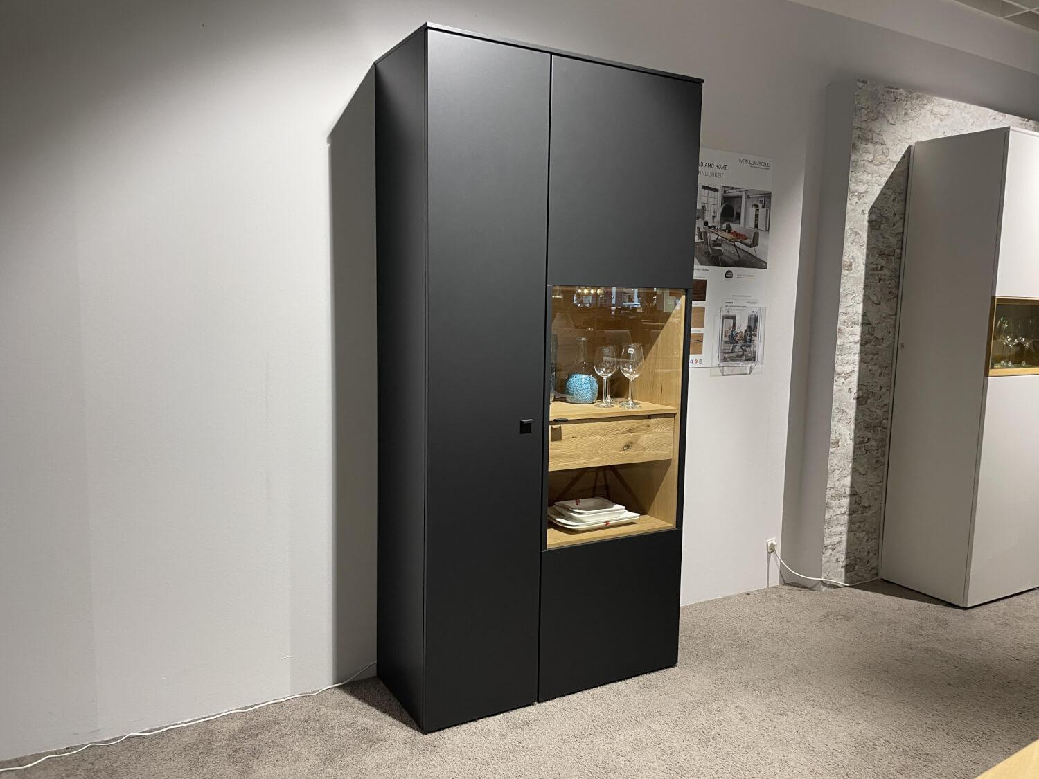 Venjakob - Vitrine Lumea 7268 3893 R Lack Anthrazit Matt Absetzung Eiche Gehackt Gebürstet Mit Beleuchtung - 7