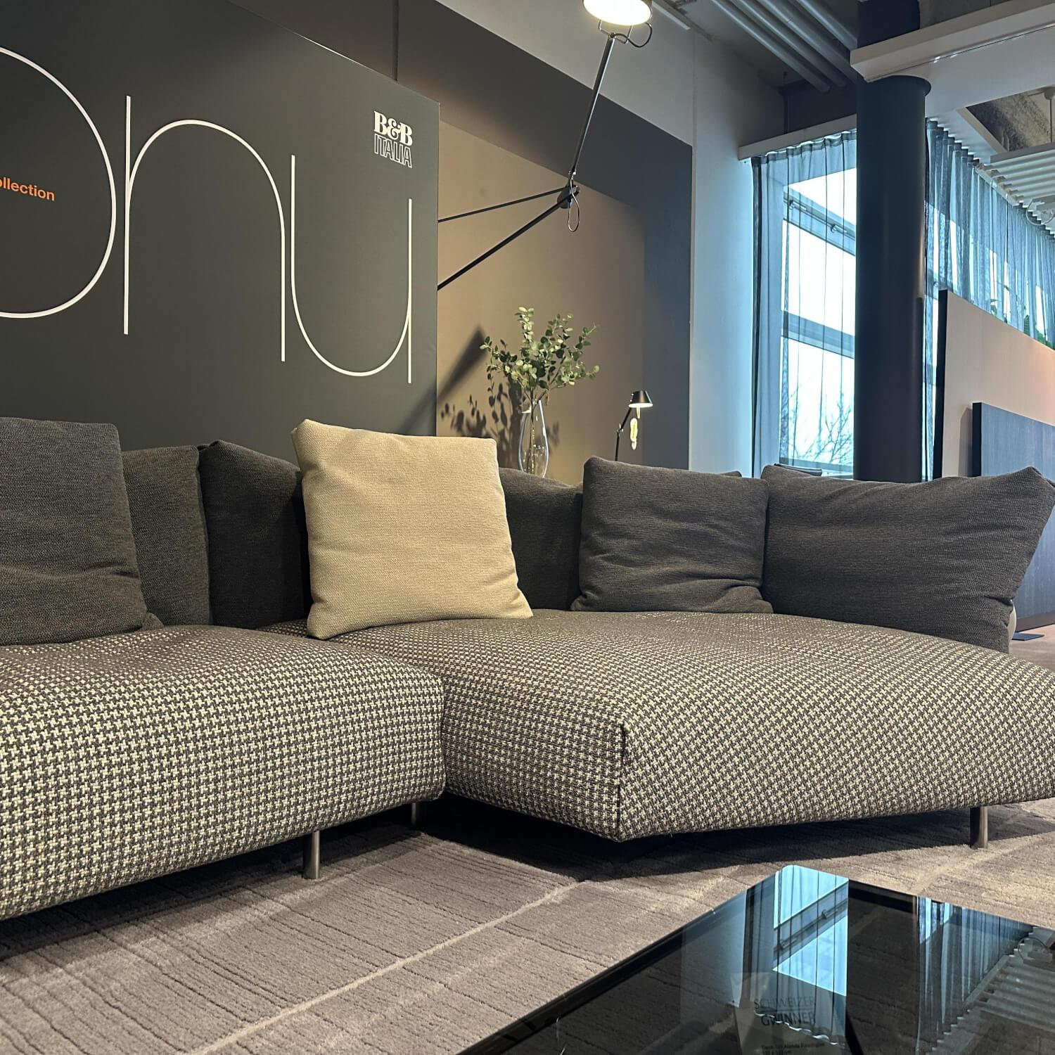 B&B Italia - Ecksofa Dambo Stoff Lissy 251 Gris Grau Füße Aluminium Glanz Inklusive Kissen - 3