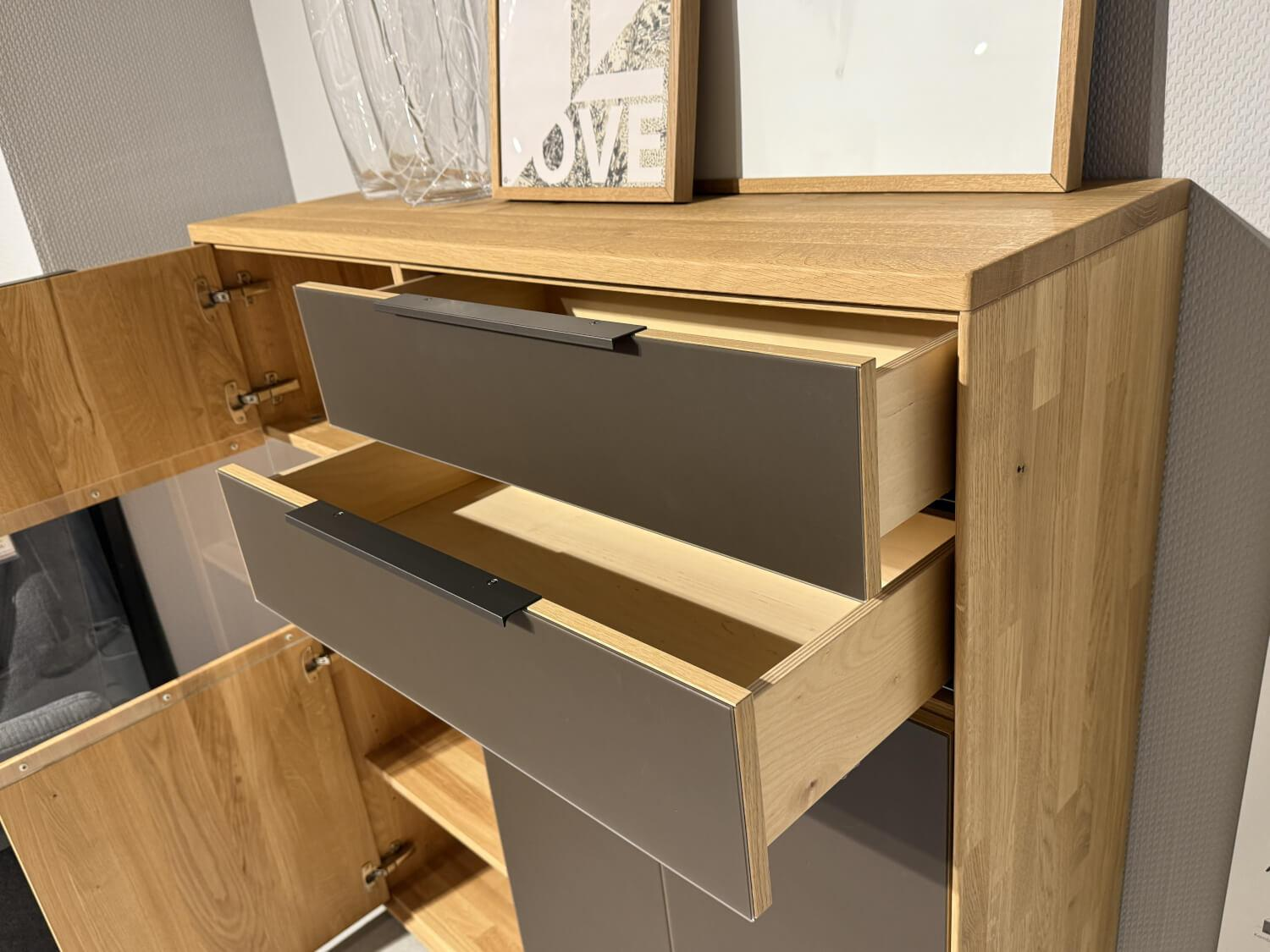 Wöstmann - Highboard 2009 Wildeiche Massiv Soft Gebürstet Absetzung Mattgals Cubanit Antharzit Braun Inklusive Beleuchtung - 3