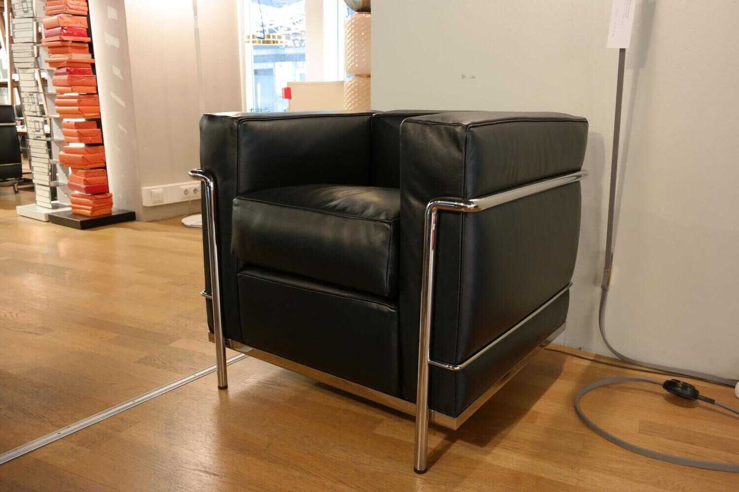 cassina-sessel-lc2-lcx-leder-new-13y414-grafite-schwarz-gestell-verchromt-66fdb4890f7a Cassina - Sessel LC2 LCX Leder New 13Y414 Grafite Schwarz Gestell Verchromt - 4