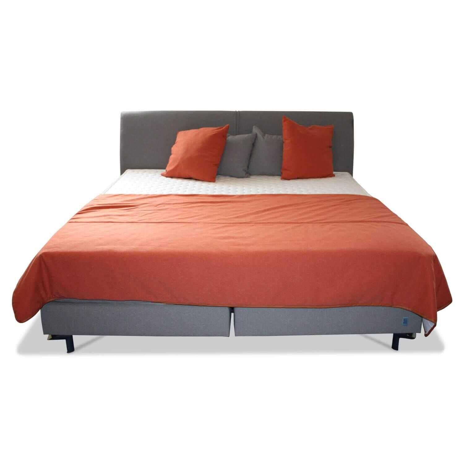 Oschmann - Boxspringbett EM M400 mit Kissen und Plaid - 1