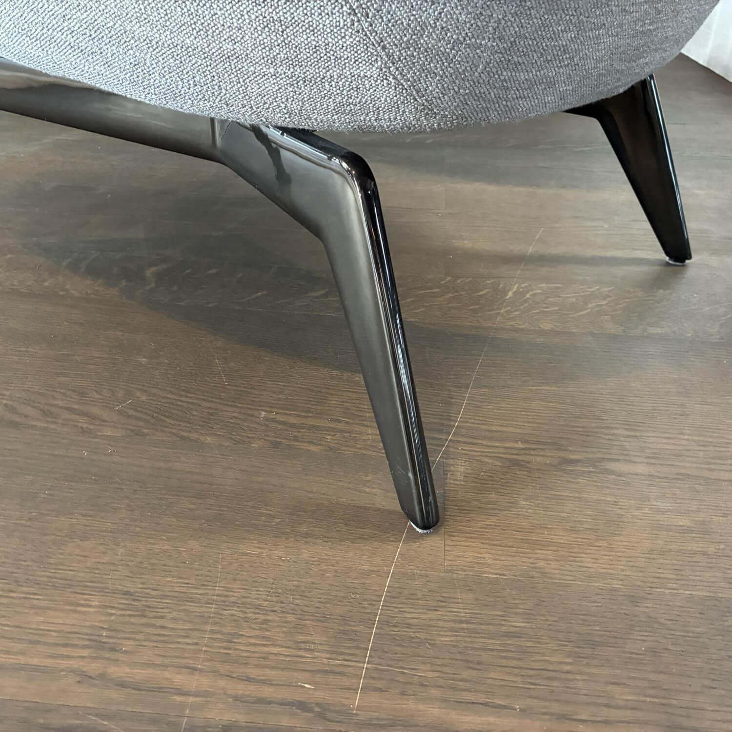 Minotti - Armlehnsessel Belt Stoff Dry 03 Argento Grau Gestell Aluminium Brandy Braun Glänzend Lackiert - 3