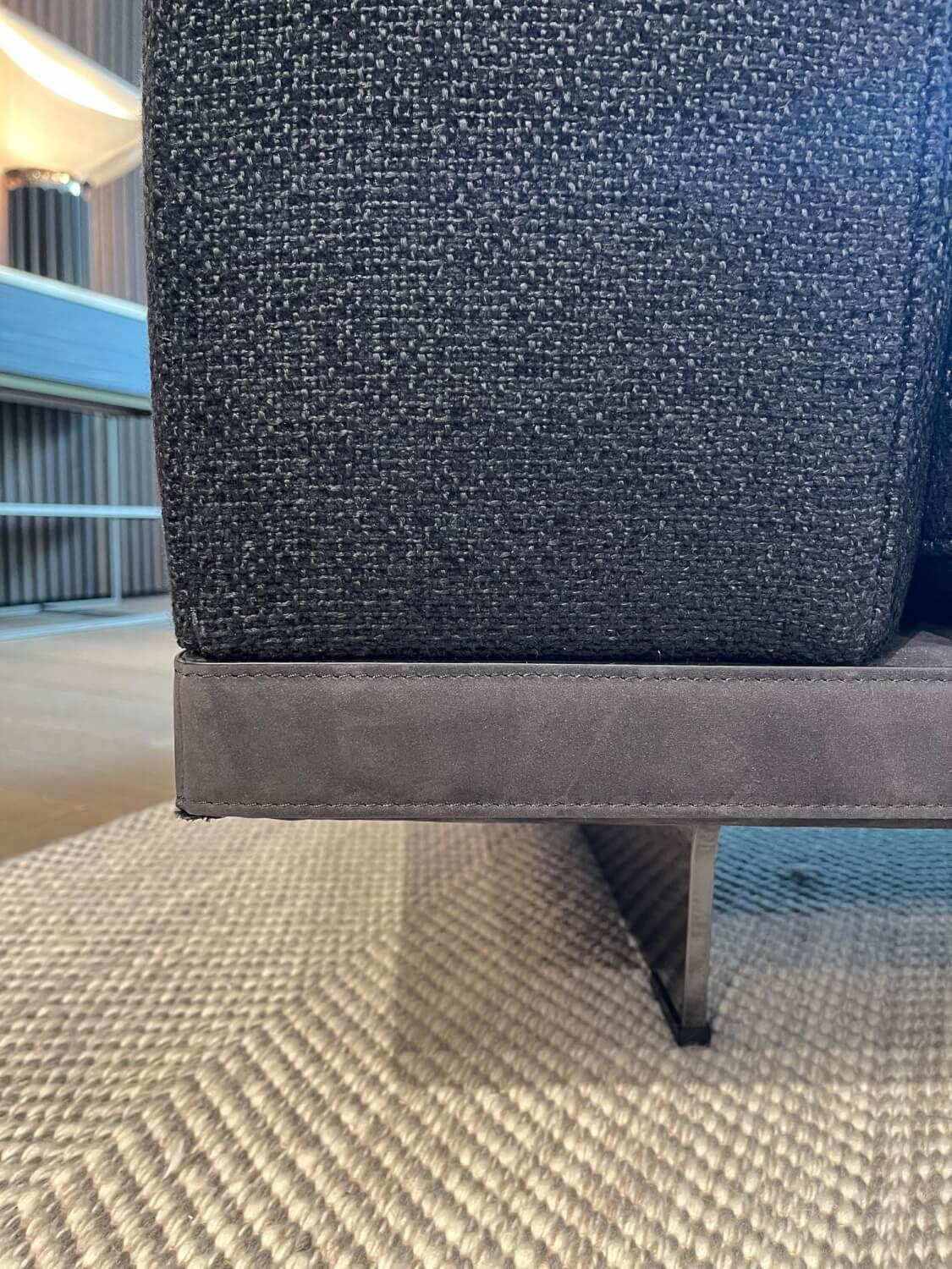 Minotti - Sofa Dylan Stoff Larry Col. 08 Nero Kat G Schwarz Gestell Metallkufen mit 2 zusätzlichen Kissen - 3