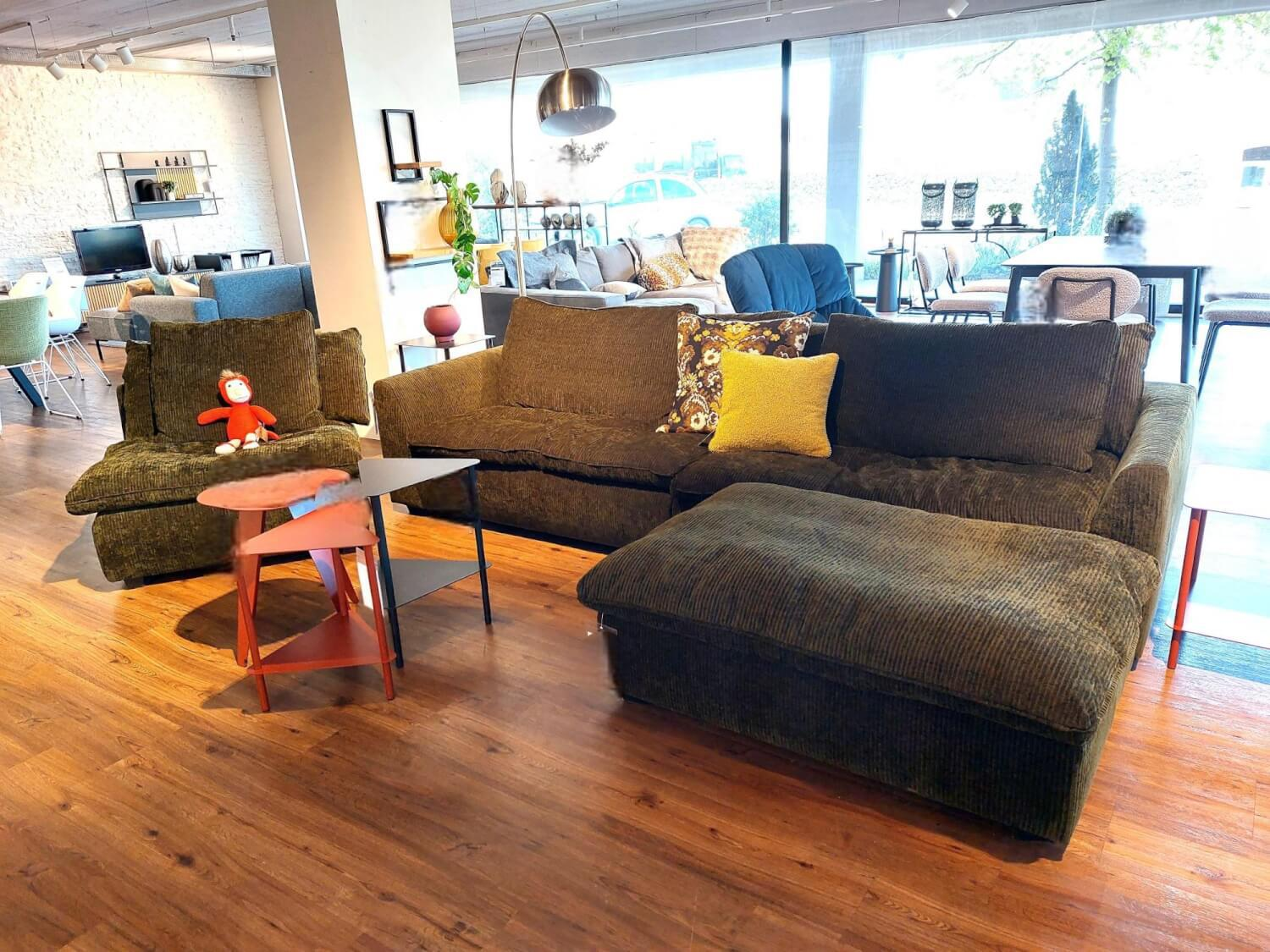 Raum.Freunde - Sitzgruppe Ulf Stoff Diamond Moss 1125 Grün Kunststoffgleiter Schwarz - 3