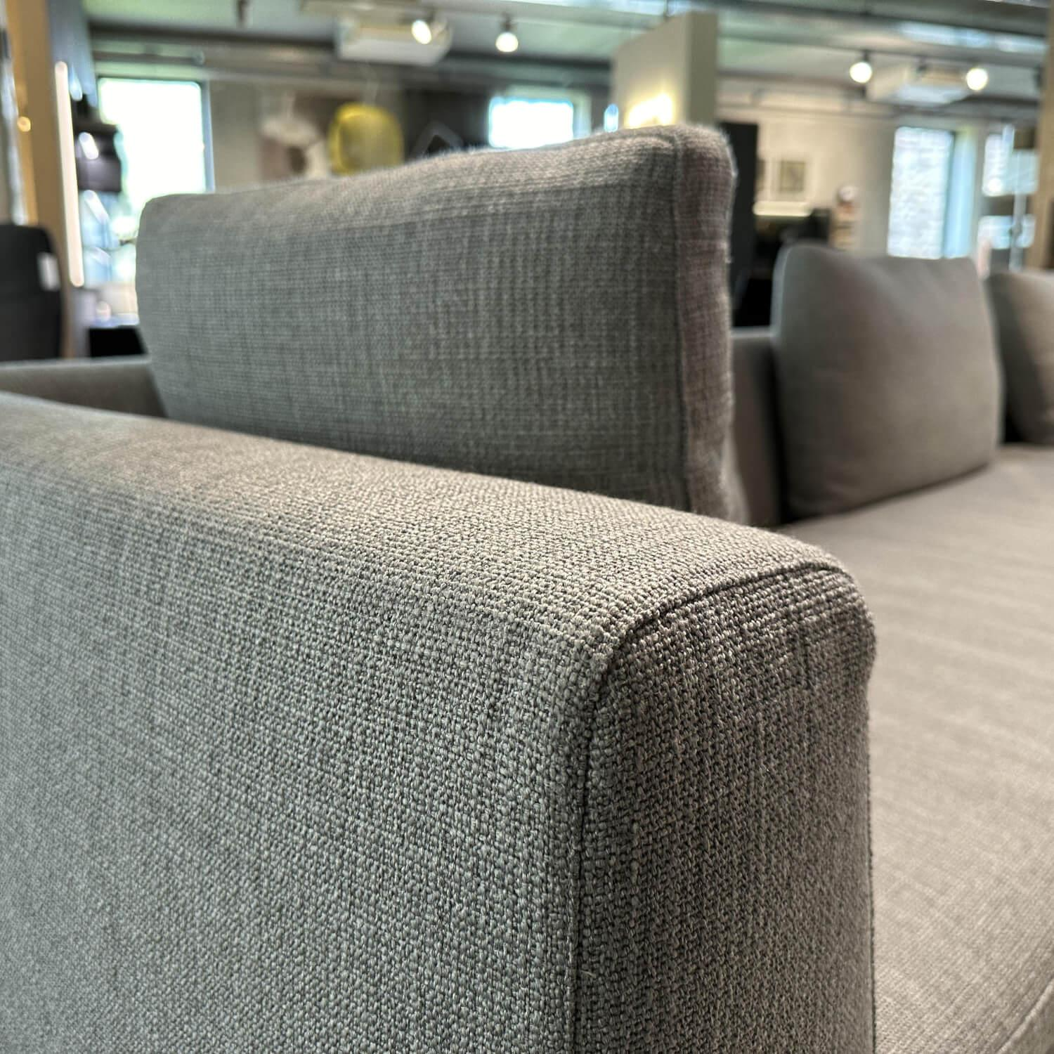 B&B Italia - Ecksofa Charles Stoff Esopo 2522151 Hellgrau Füße Aluminium Poliert mit Kissen - 5