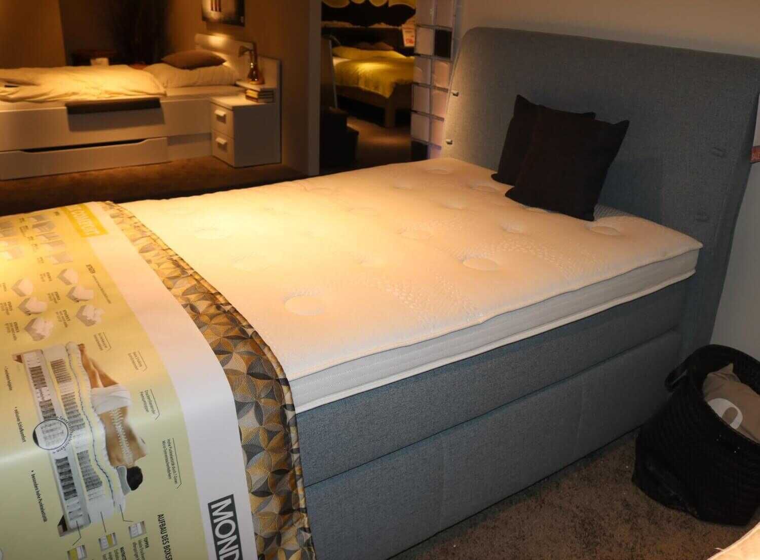 mondo-bett-supreme-comfort-stoff-blau-mit-matratze-topper-decken-und-kissen-7b78dc261cbe5d3e995499f00 Mondo - Bett Supreme Comfort Stoff Blau mit Matratze Topper Decken und Kissen - 4