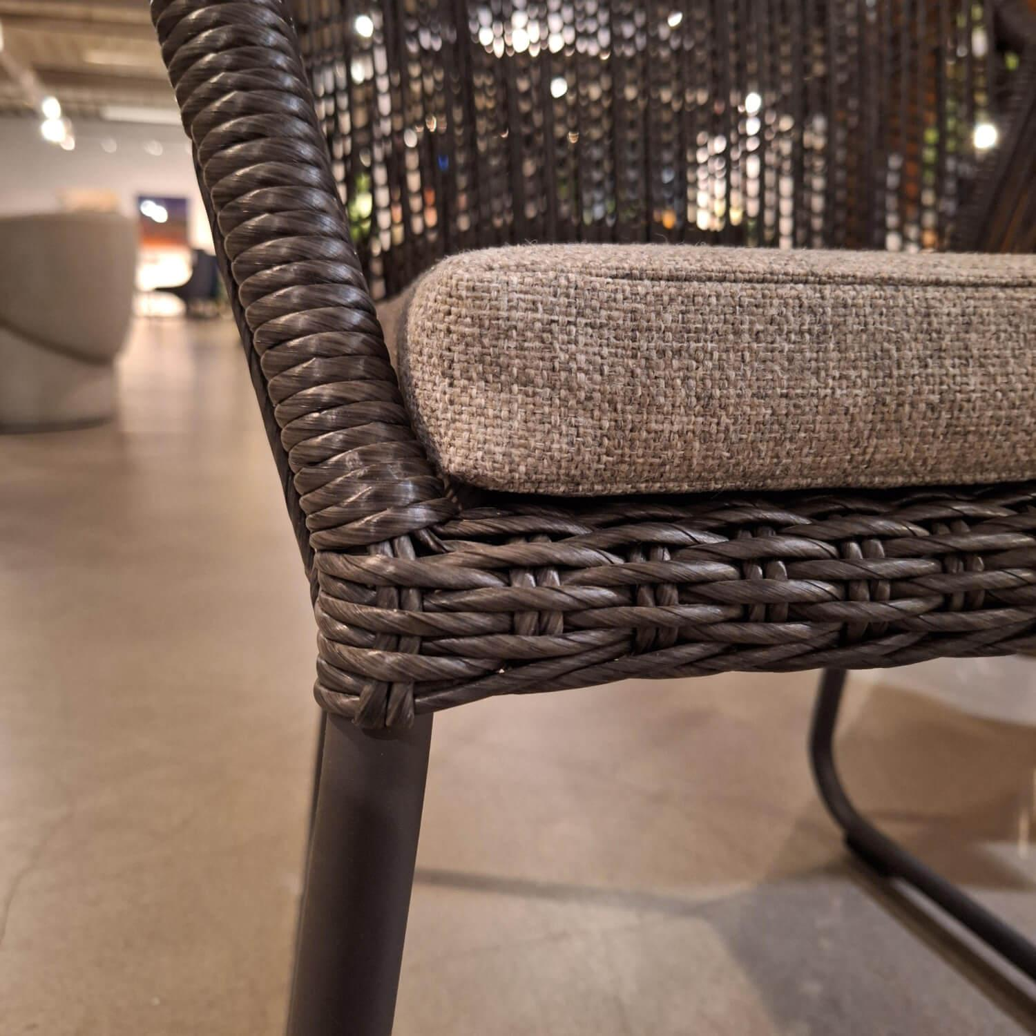 Sit Mobilia - Set of 4 armchairs Allanis Cover fabric Copacabana White Grey 165 Grey Sled base aluminum anthracite - 6