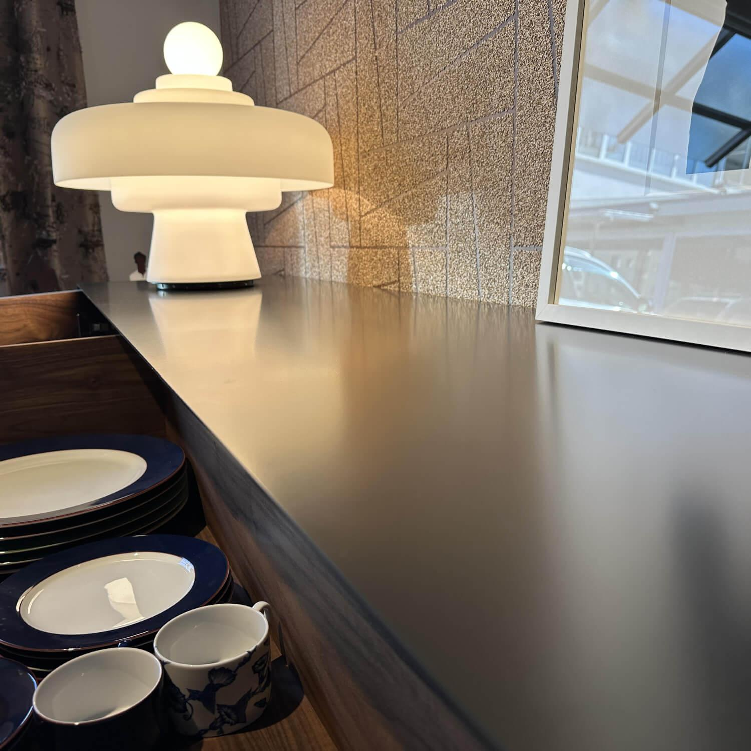 Riva1920 - Kommode Rialto Fly Front Nussbaum Korpus Eisen Lackiert - 6