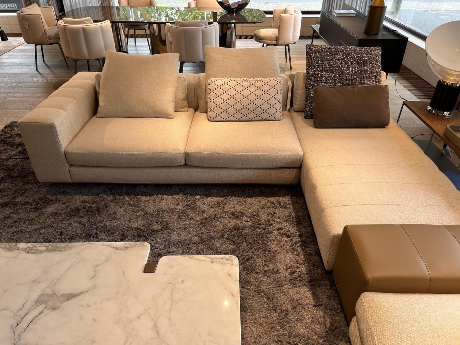 Minotti - Sofa Freeman Stoff Ginza 02 Ghiaccio Weiß Metallgestell Bronze Lackiert Mit Lederbank - Exklusives Angebot, wenn weg dann weg -  - 13