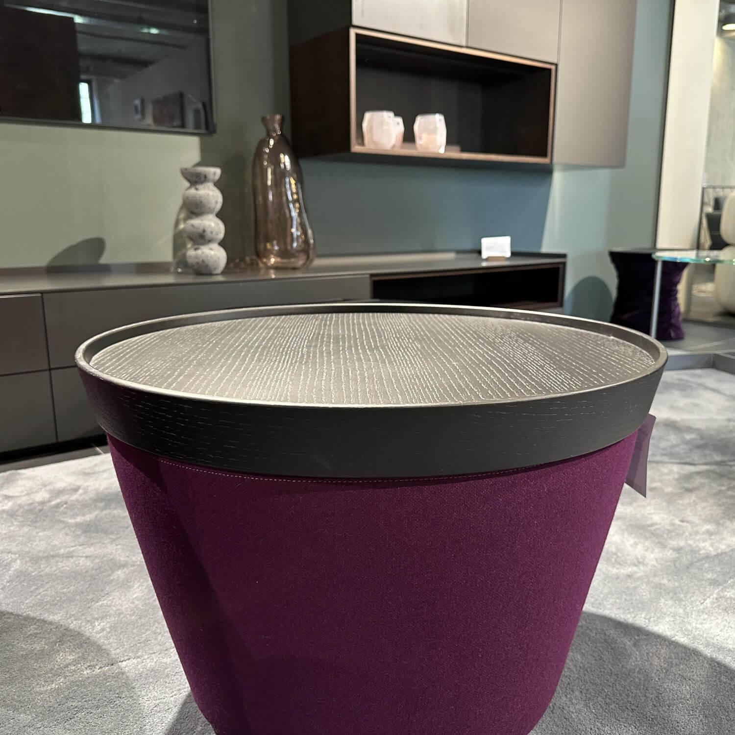 B&B Italia - Sessel Harbor Stoff Veilchen Violett Drehgestell Grau Metallisiert Mit Tablett Eiche Schwarz Gebürstet Kopfkissen Und Hocker - 6