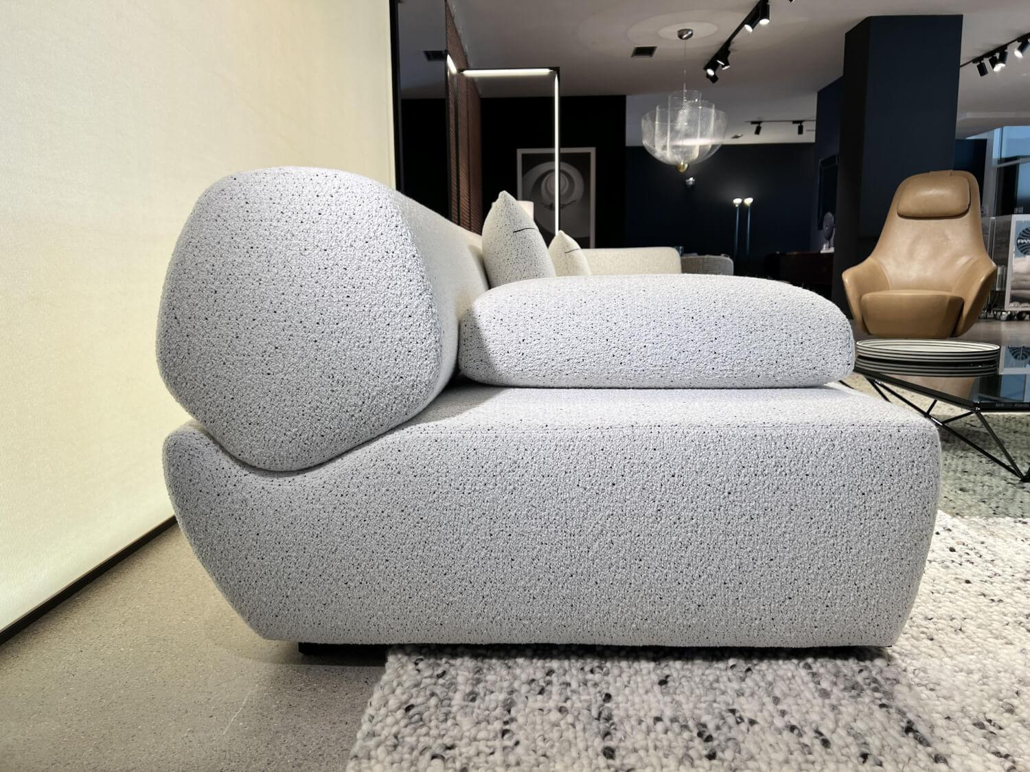 B&B Italia - Wohnlandschaft Naviglio Stoff Cat. Super Sambuco 100 Weiß Schwarz mit 4 Kissen - 2