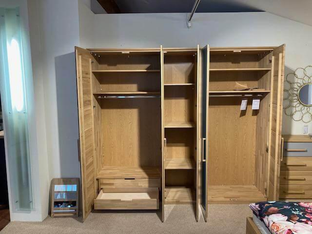 Lip Pohistvo - Schlafzimmer Lara Wildeiche Massiv Natur Geölt Glasfronten Grau - 2