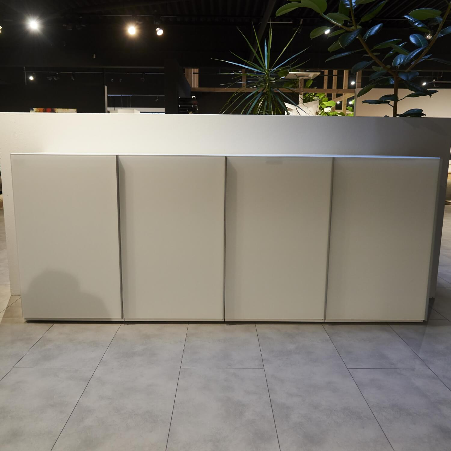 Kettnaker - Sideboard Alea Lack Weiß Front Und Abdeckplatte Glas Matt Weiß Griffe Alu Matt - 5