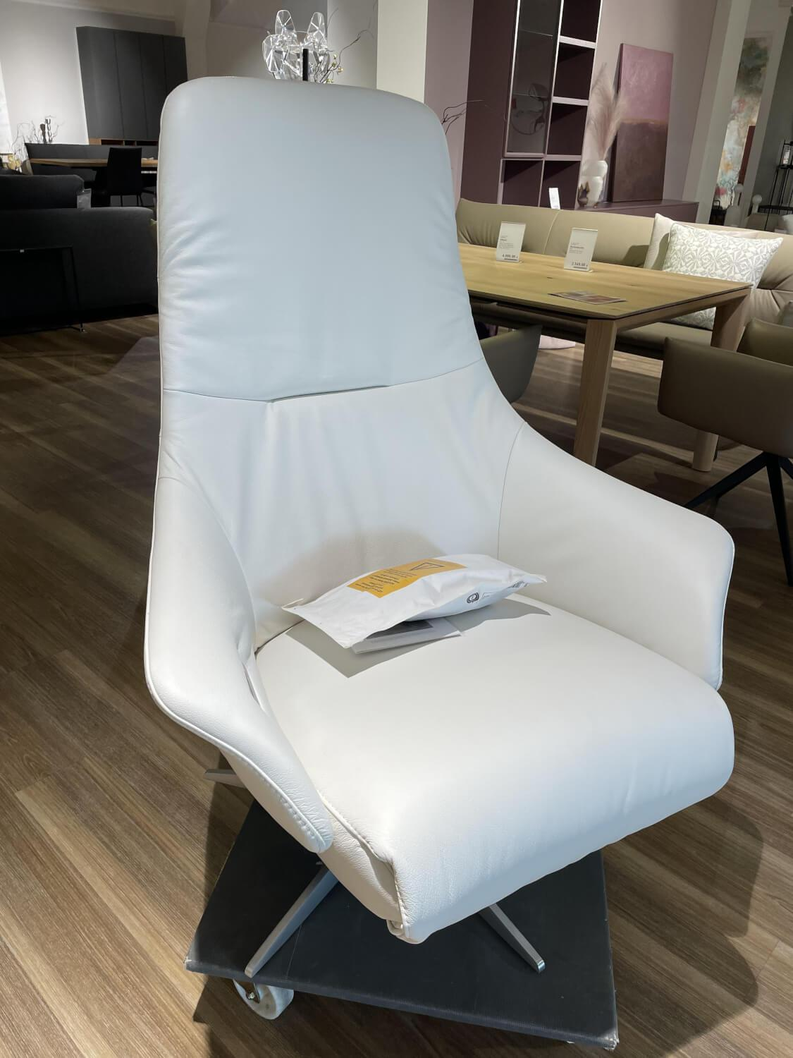 Paul Lindberg - Relaxsessel Luci - PL Leder Runner 9110 Weiß Gestell Edelstahl - 3