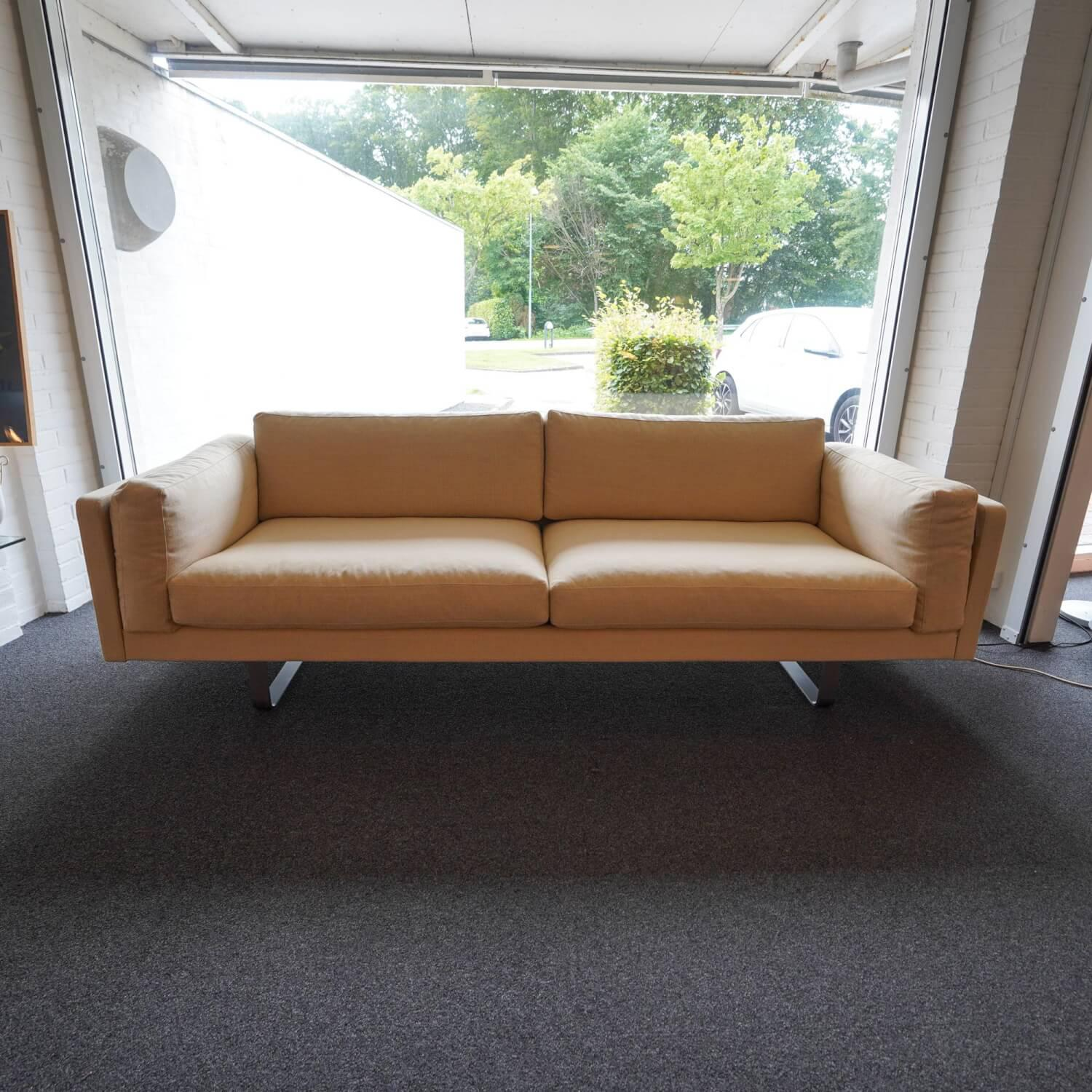 2 Sitzer Sofa EJ280 Wollstoff Hellgelb Beine Metall