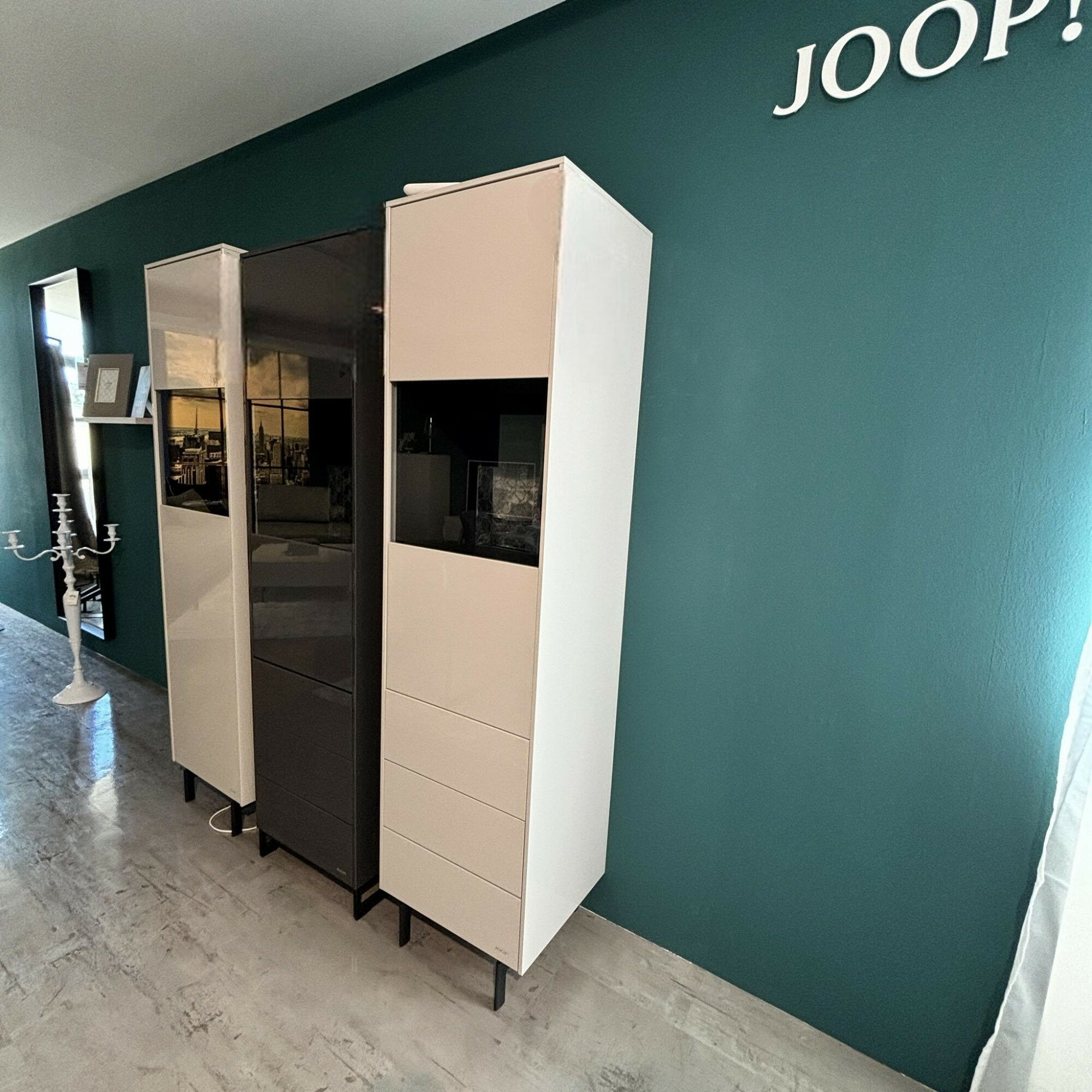 JOOP! - Vitrine 71845 Glas Verspiegelt Kristallgrau Füße Metall Schwarz  - 5