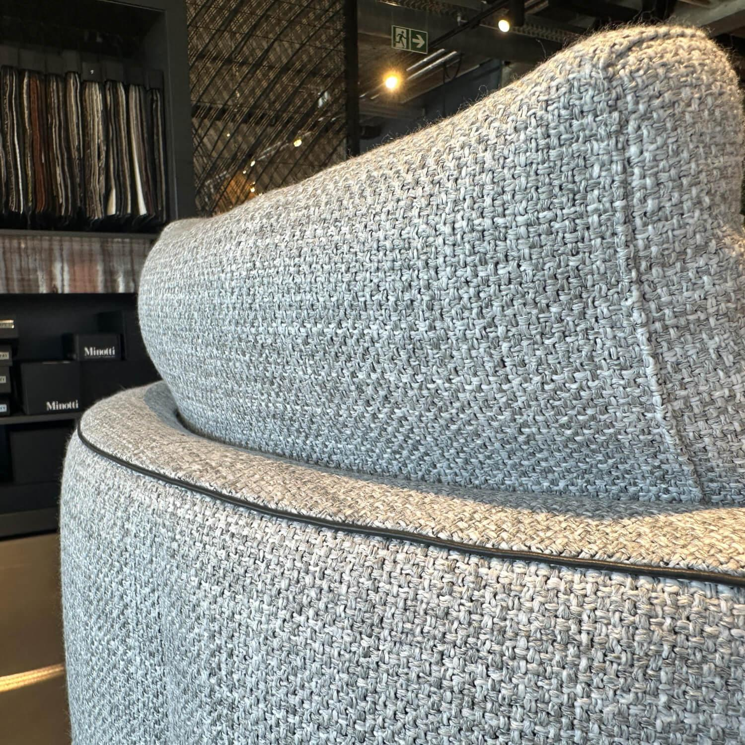 Minotti - Sessel Torii Medium Stoff Double 02 Ghiaccio Grau Naht Leder Ghisa Schwarz Gestell Metall Bronze Schwarz - 6